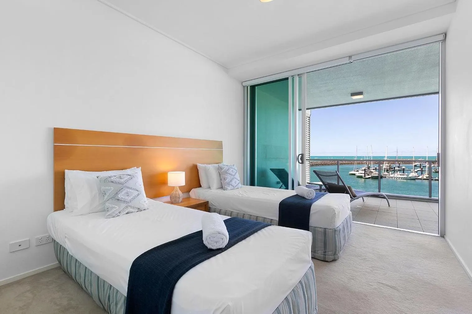 Bedroom, Bed in Peninsula Airlie Beach