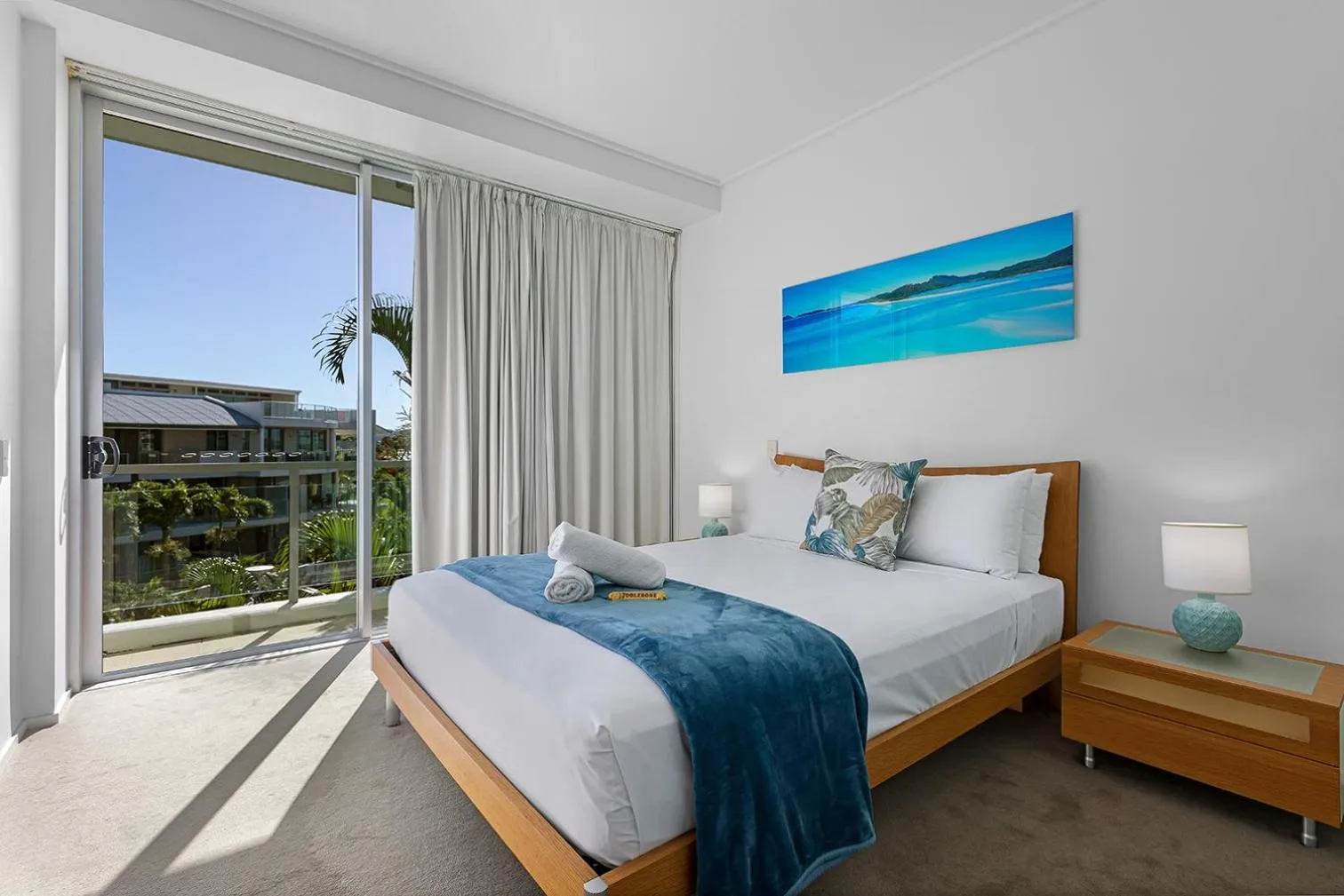 Bedroom, Bed in Peninsula Airlie Beach