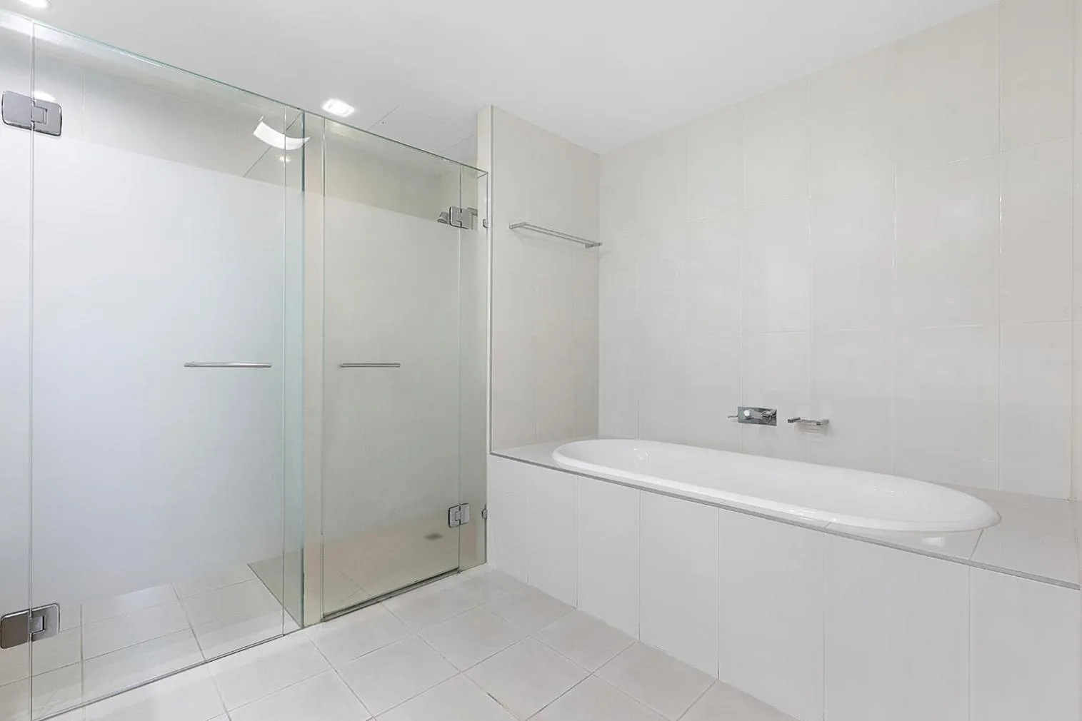 Shower in Peninsula Airlie Beach