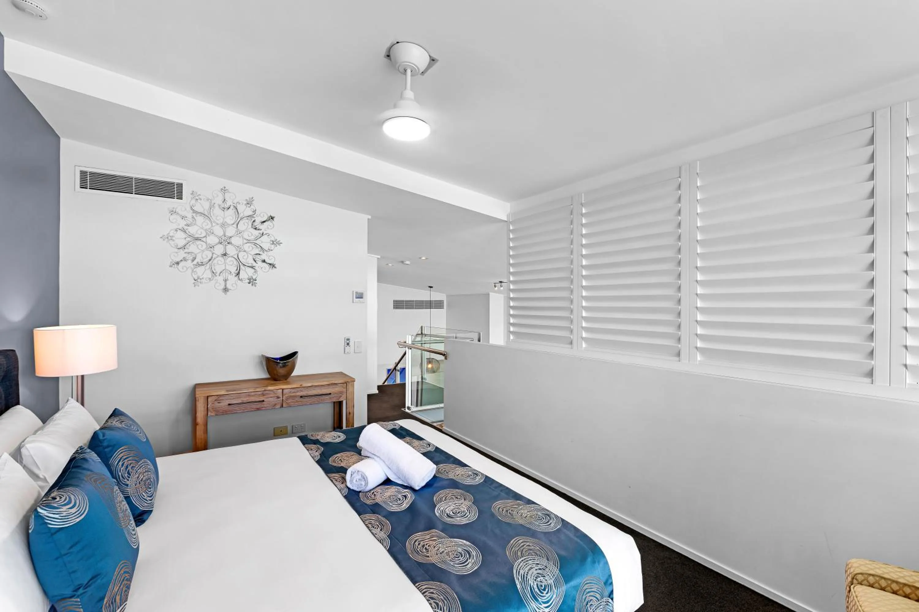 Bedroom, Bed in Peninsula Airlie Beach