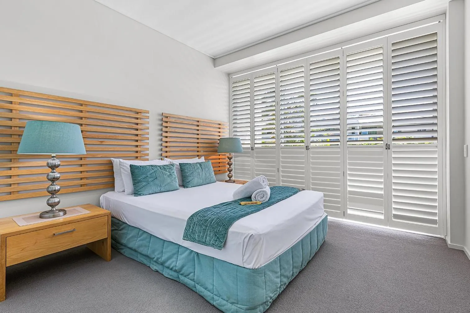 Bedroom, Bed in Peninsula Airlie Beach