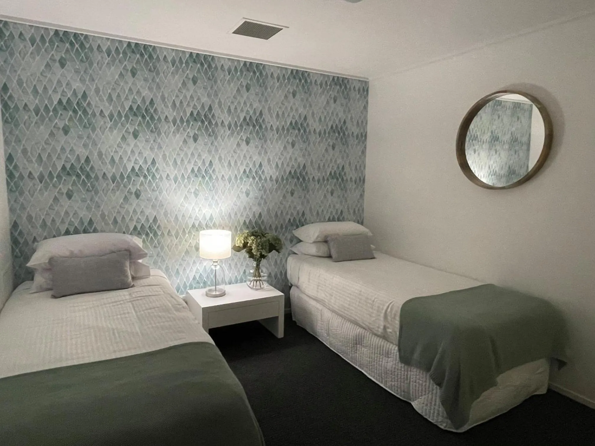 Bedroom, Bed in Peninsula Airlie Beach