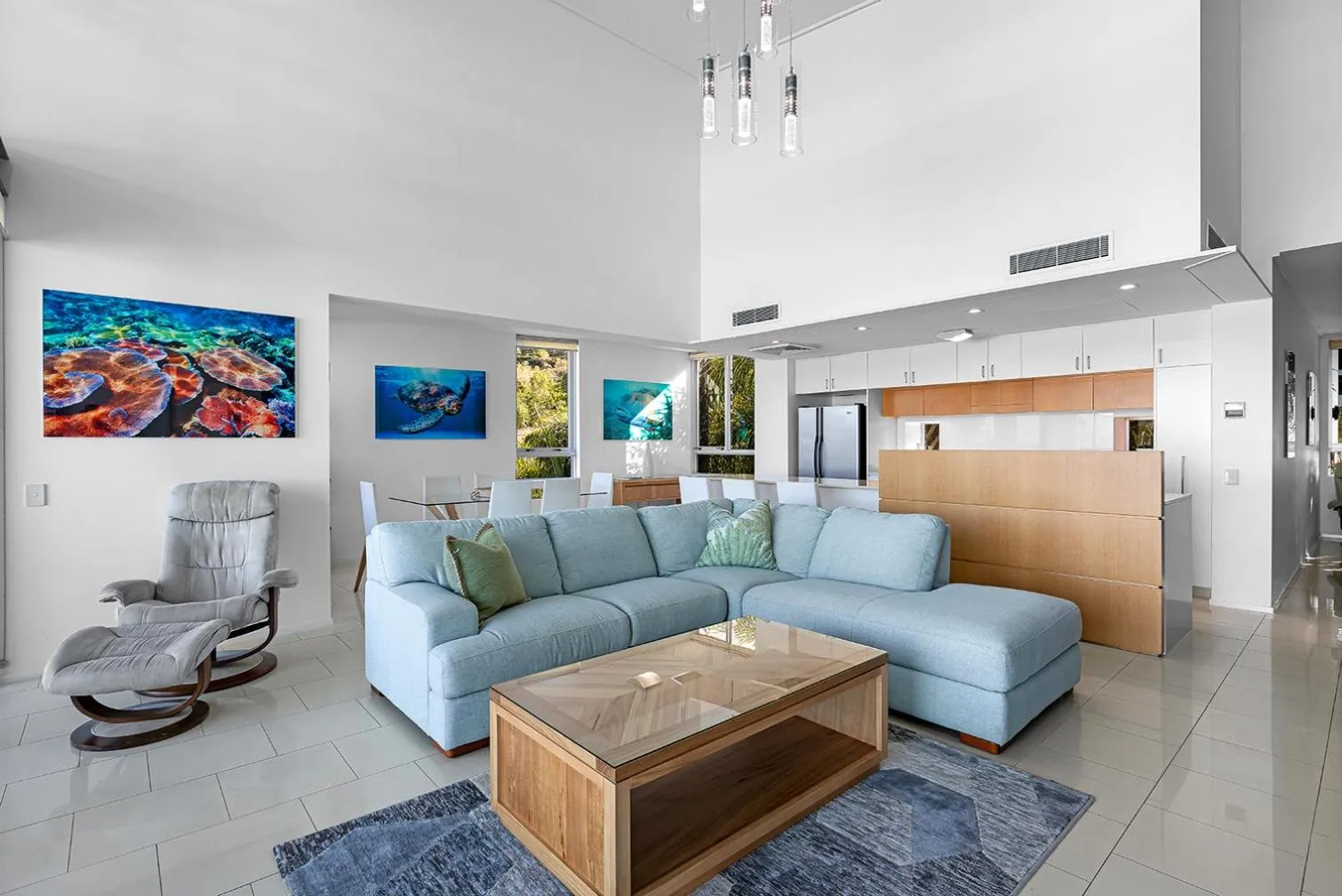 Kitchen or kitchenette in Peninsula Airlie Beach