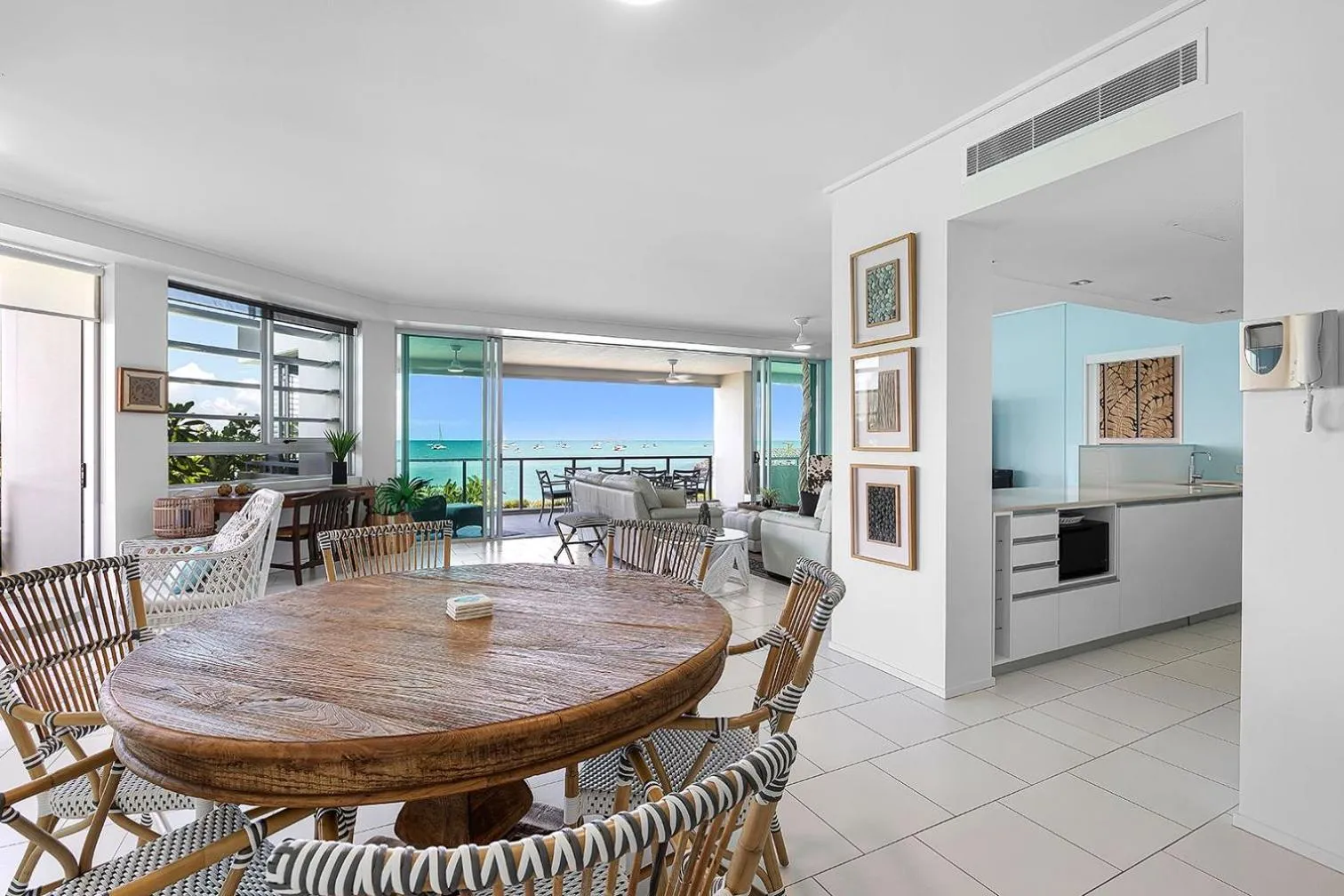 Kitchen or kitchenette in Peninsula Airlie Beach