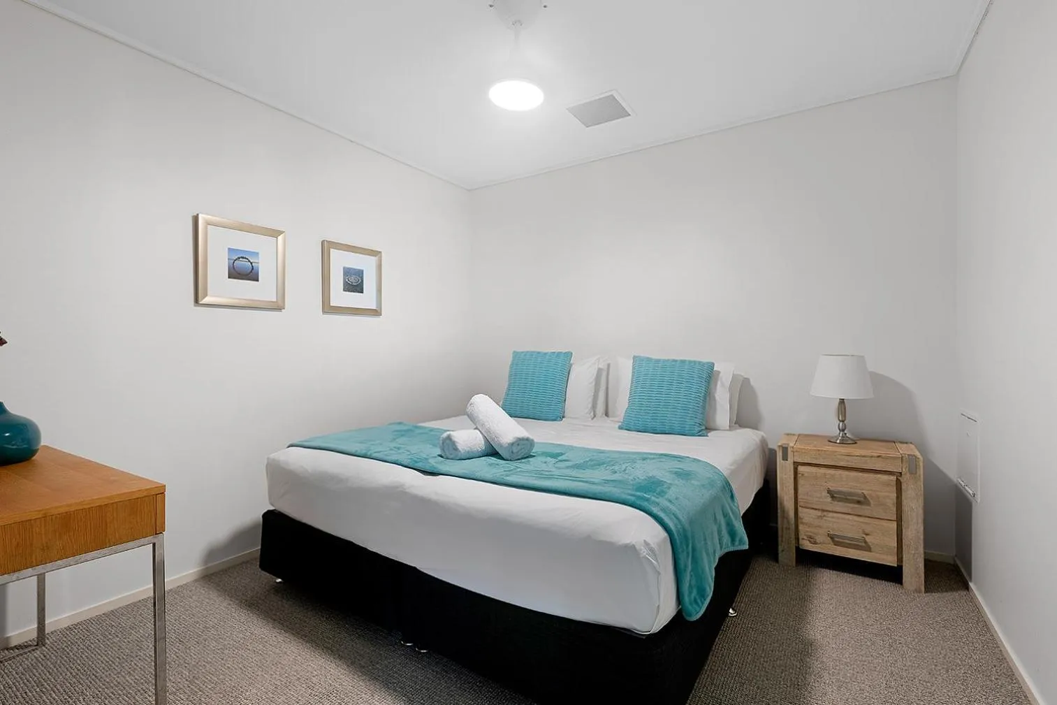 Bedroom, Bed in Peninsula Airlie Beach