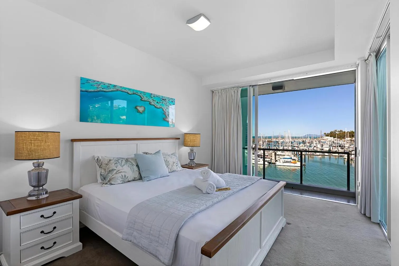 Bedroom, Bed in Peninsula Airlie Beach