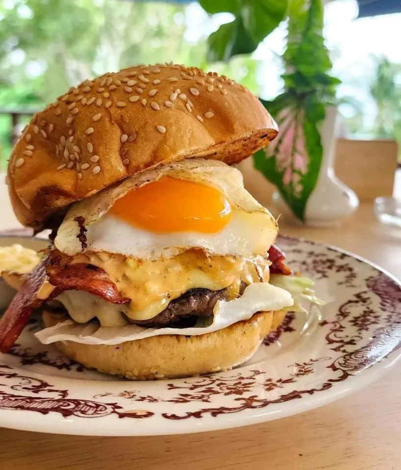 Restaurant/places to eat in Golden Hill Resort