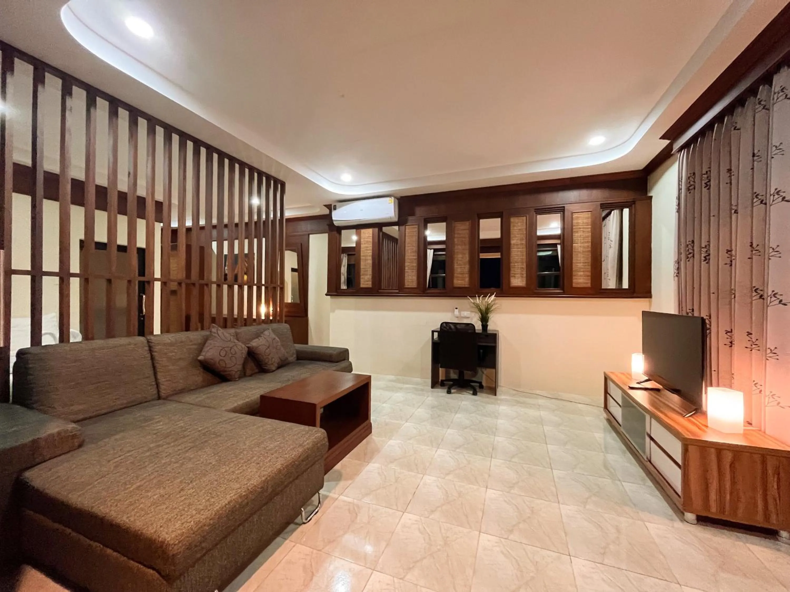 TV and multimedia in Golden Hill Resort