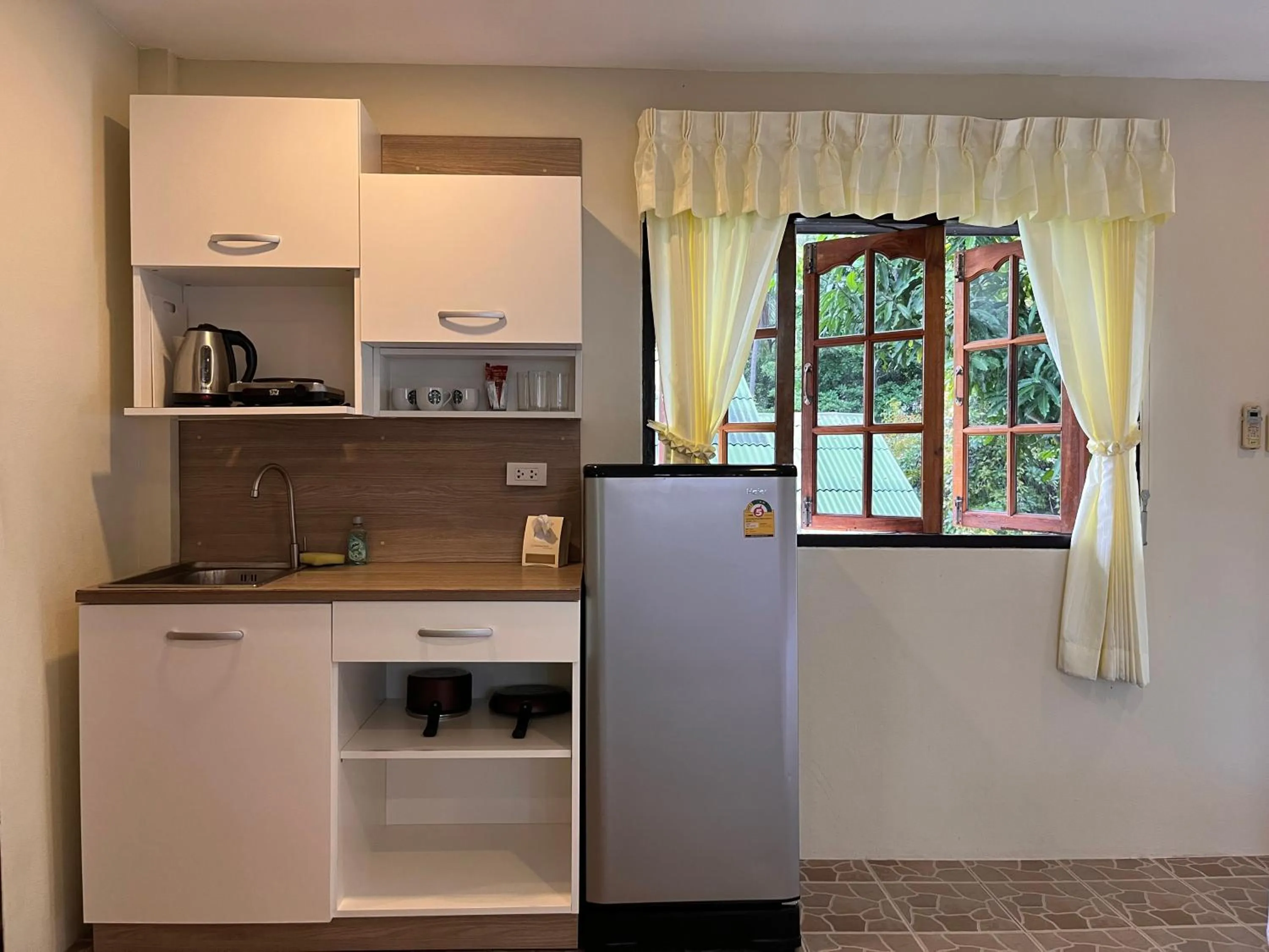 Coffee/tea facilities in Golden Hill Resort