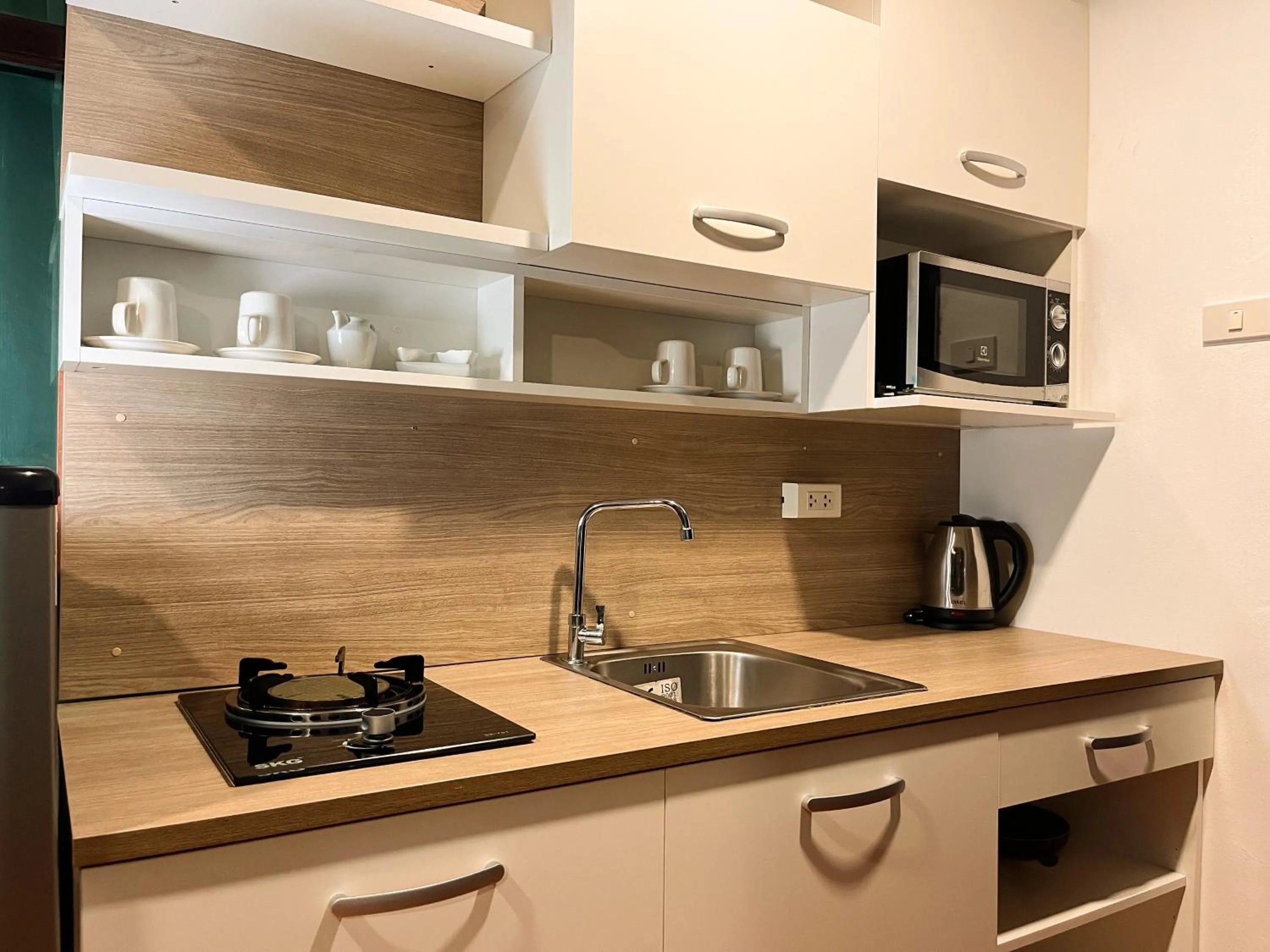 kitchen in Golden Hill Resort