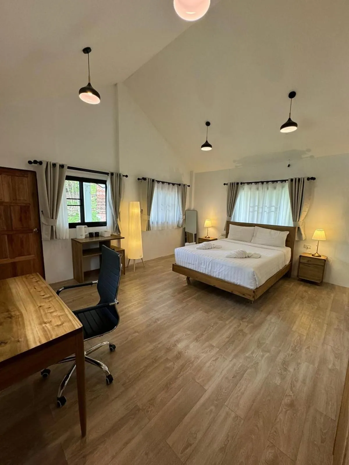 Photo of the whole room, Bed in Golden Hill Resort