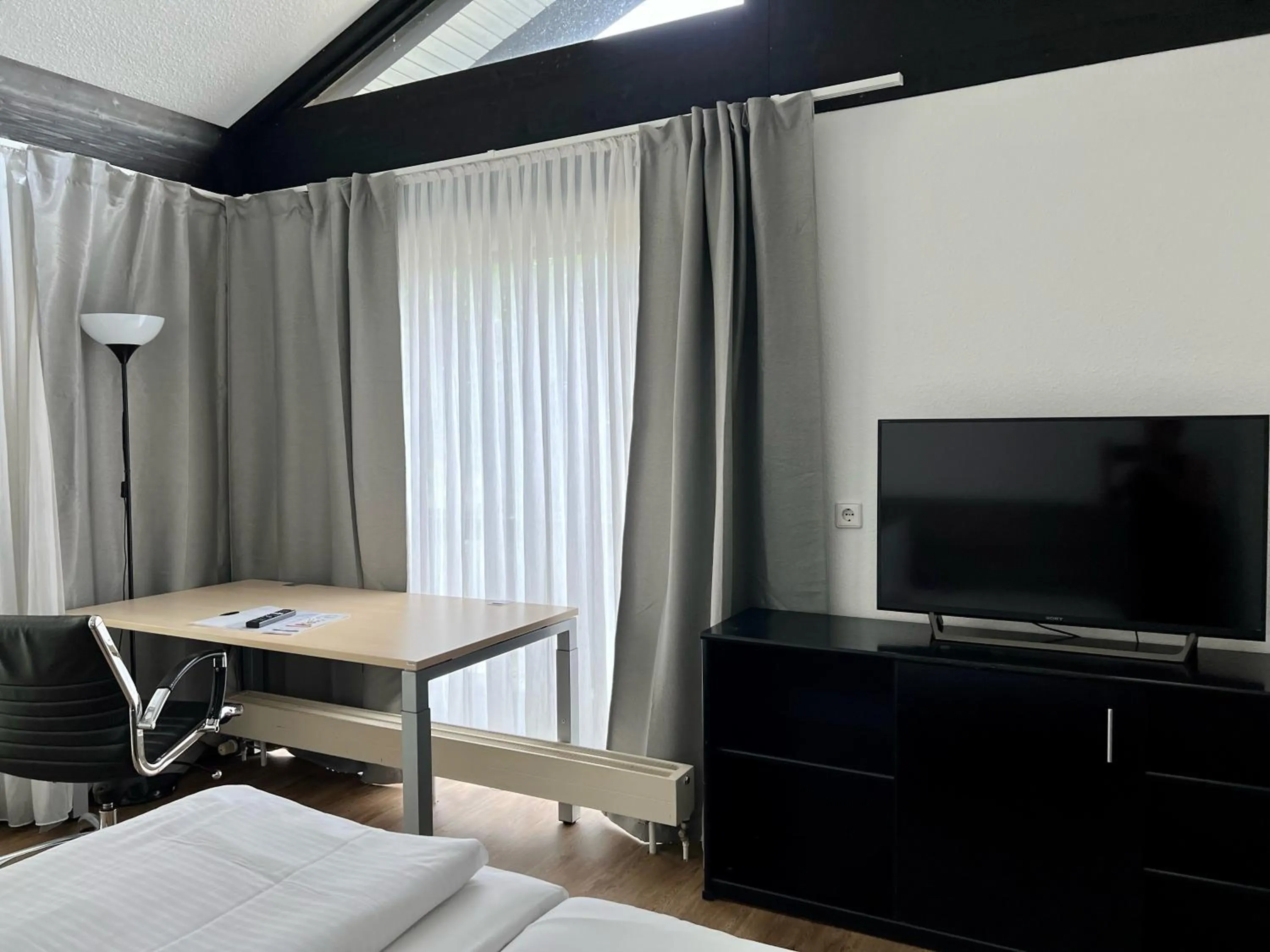 TV and multimedia, Bed in Hotel My Schildow