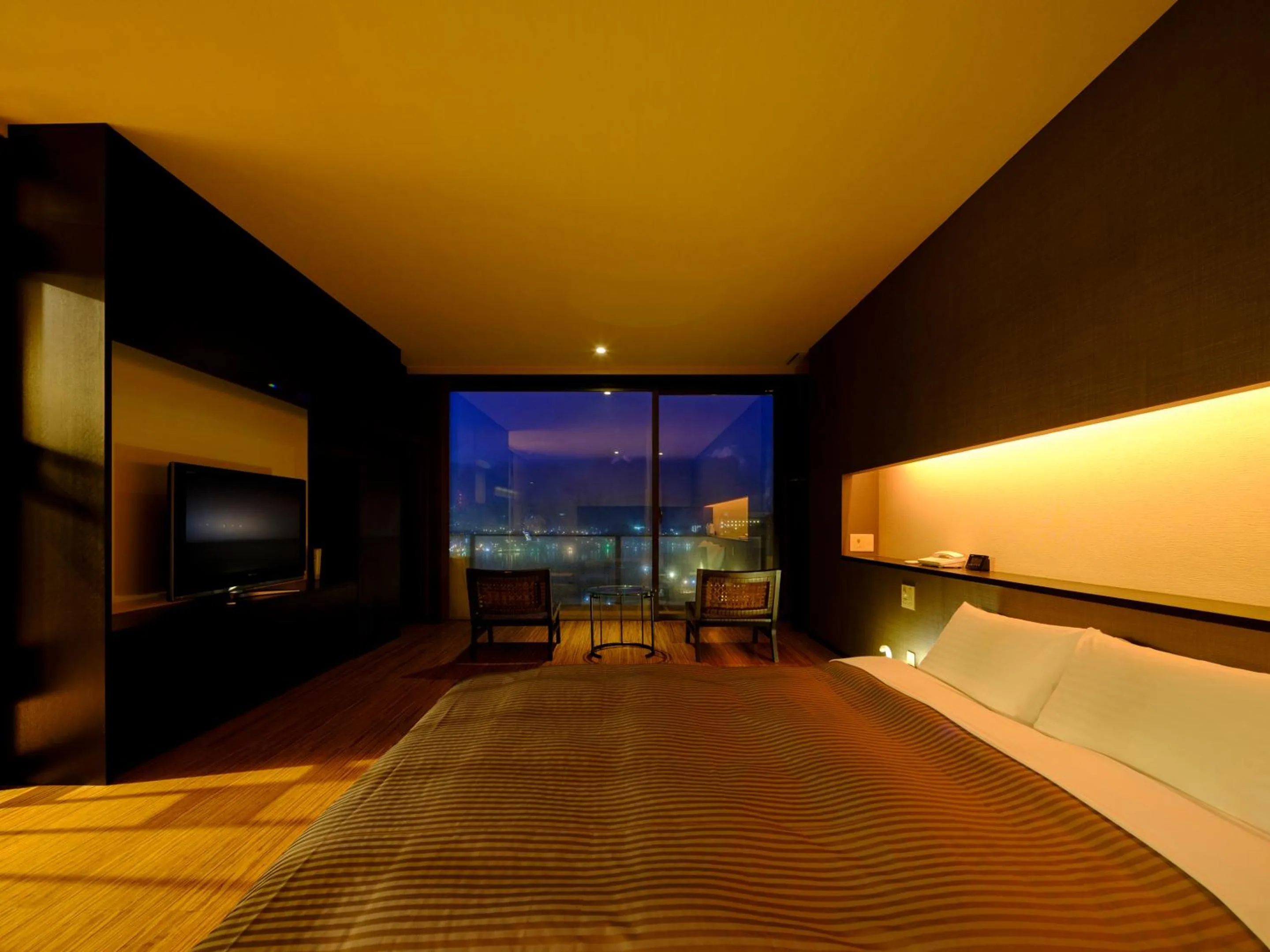 Night in Inasayama Kanko Hotel