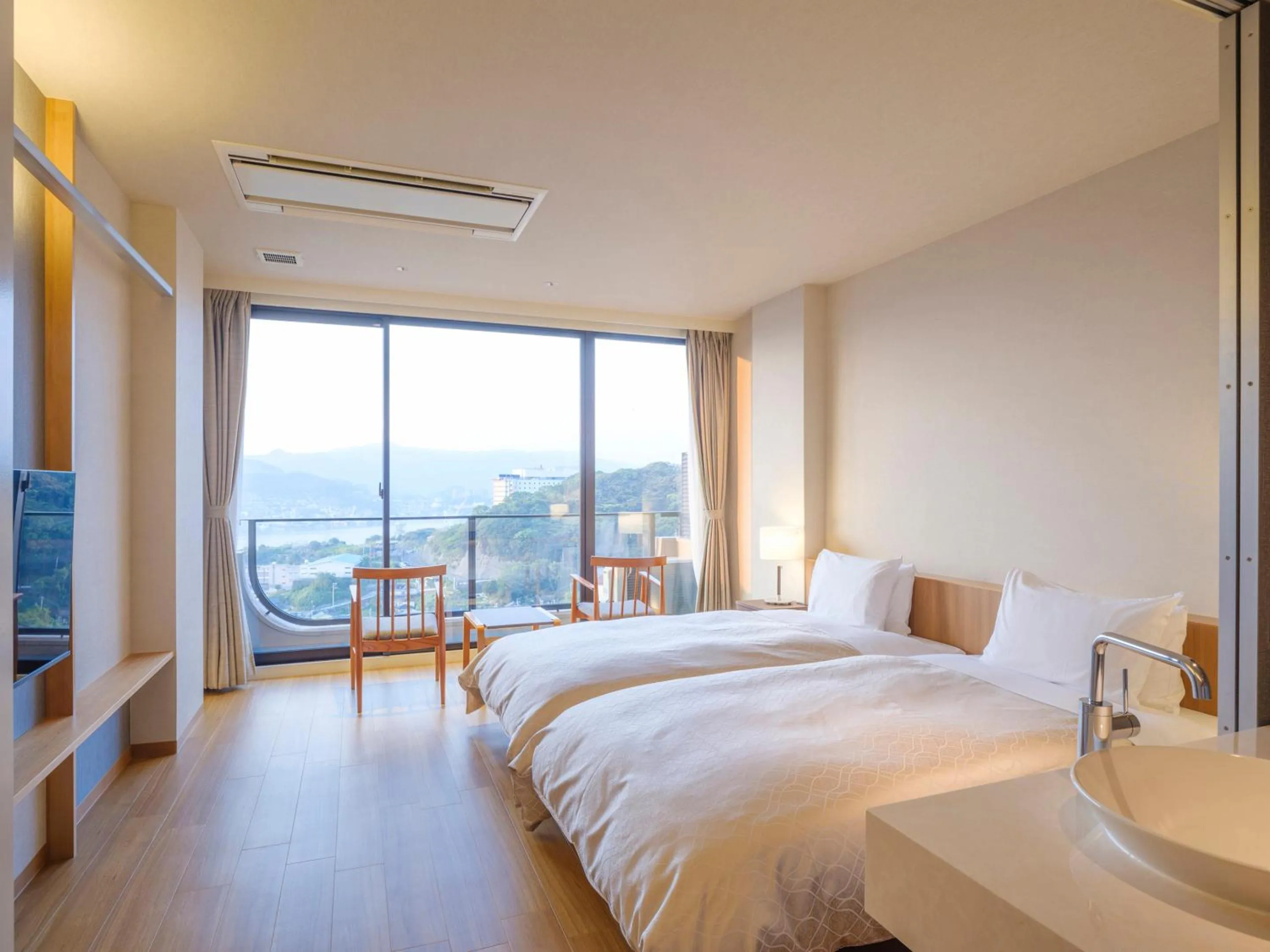 Natural landscape, Bed in Inasayama Kanko Hotel