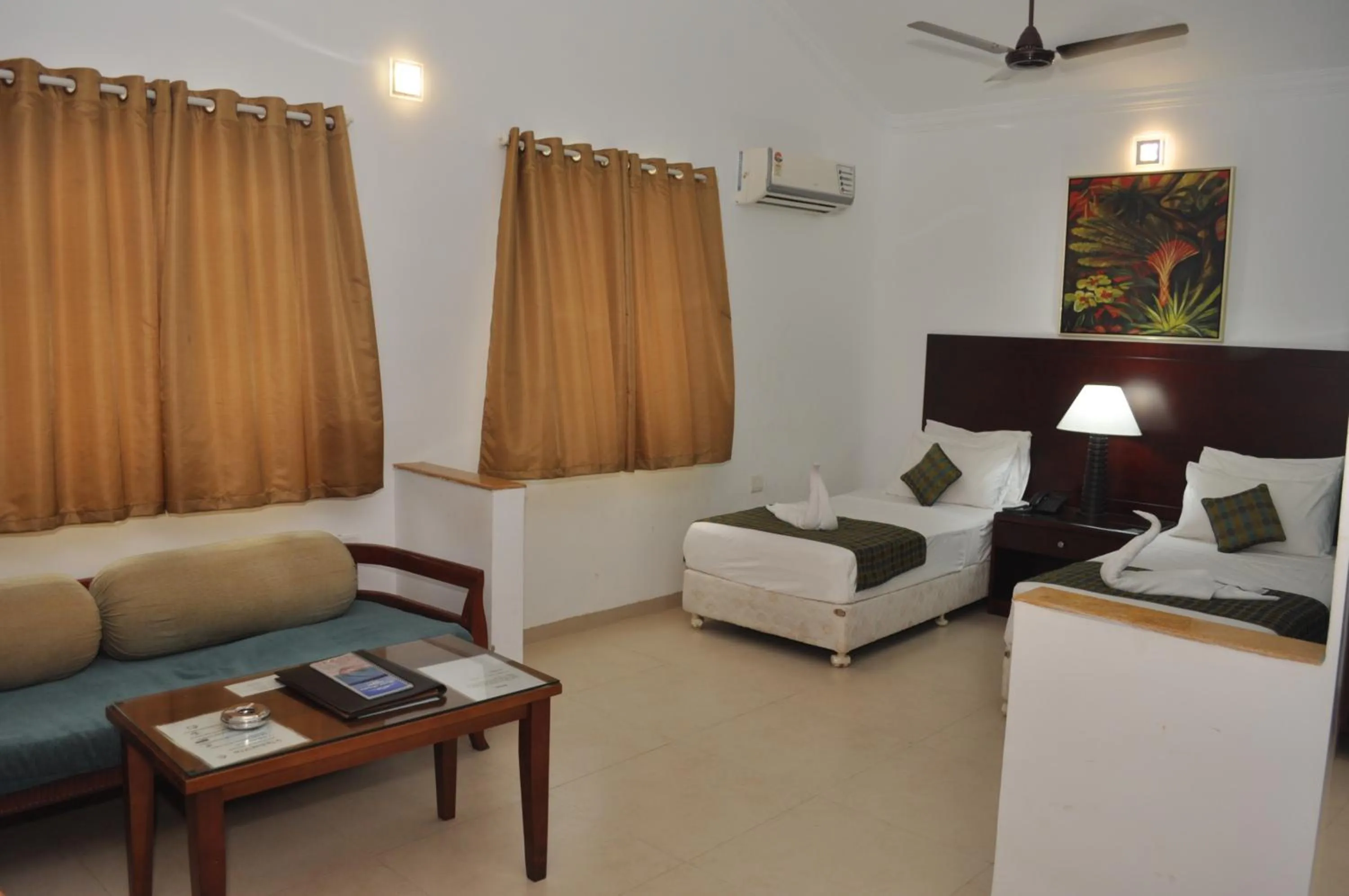 Photo of the whole room in Colonia Santa Maria