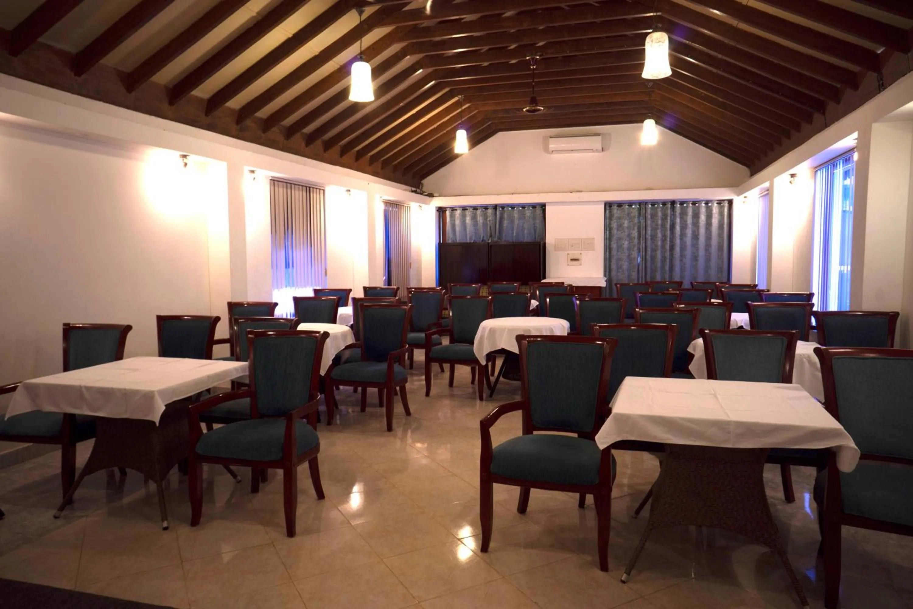 Business facilities in Colonia Santa Maria