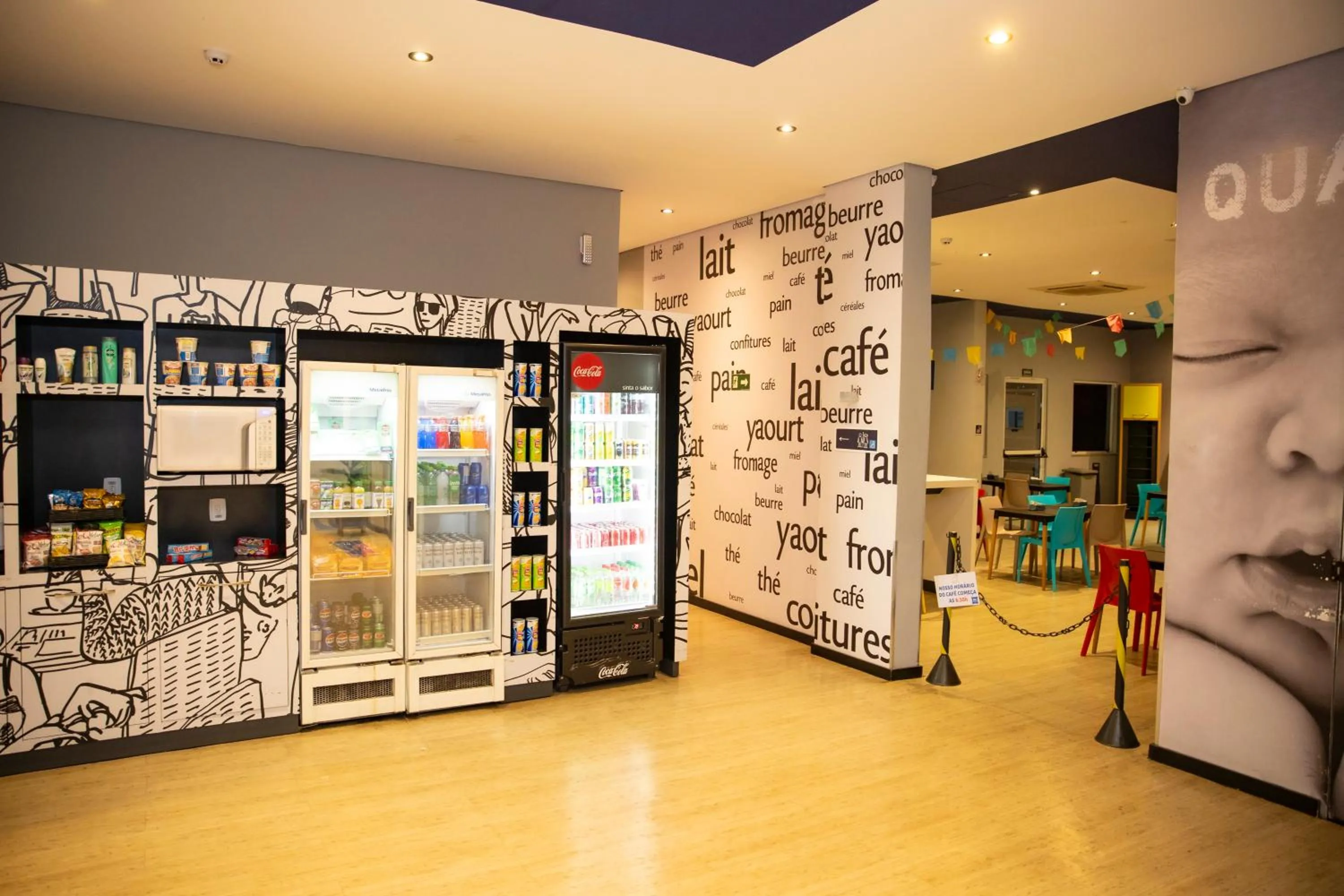 Lounge or bar in ibis budget Divinopolis