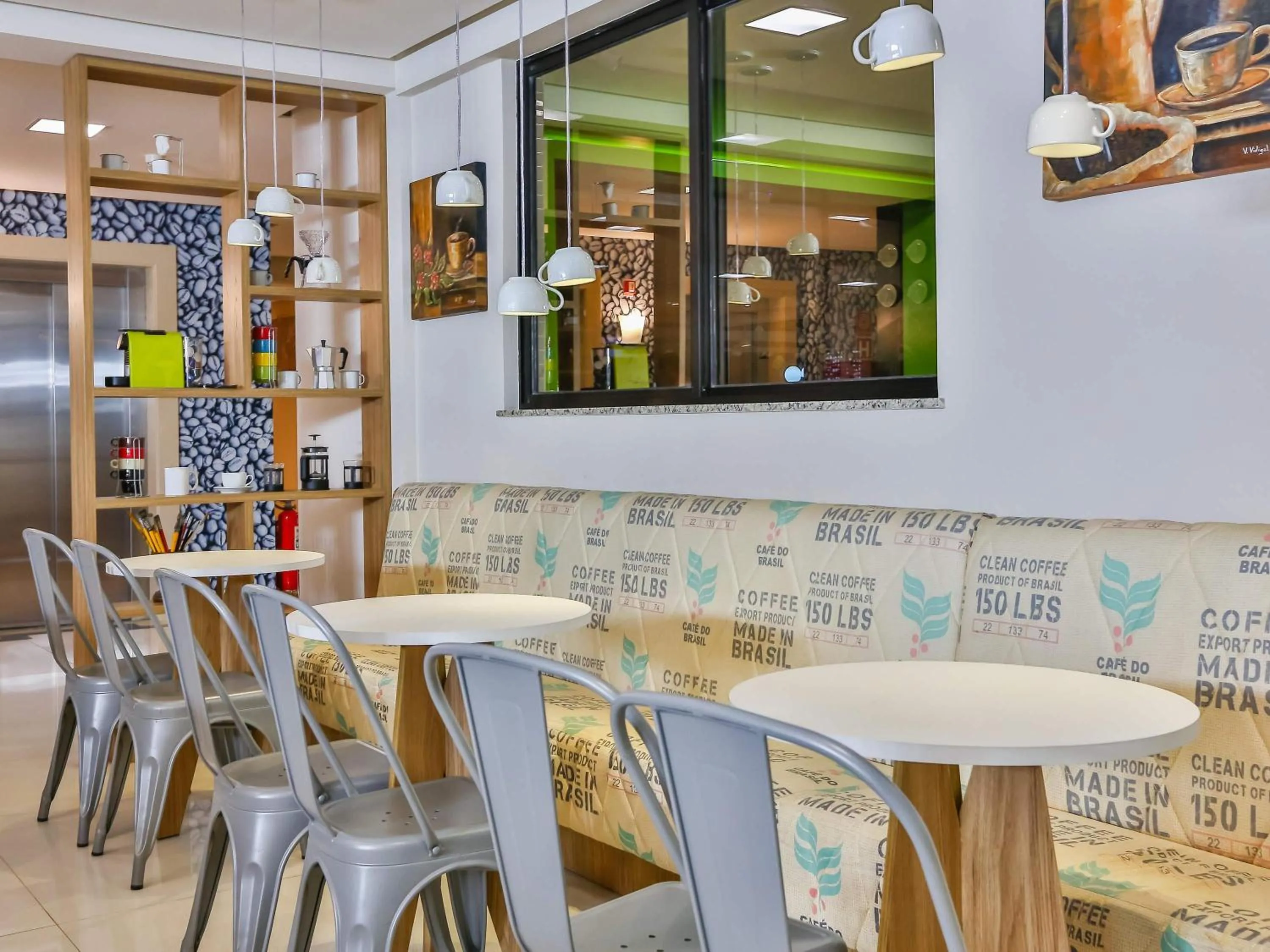 Lounge or bar in ibis Styles Vitoria da Conquista