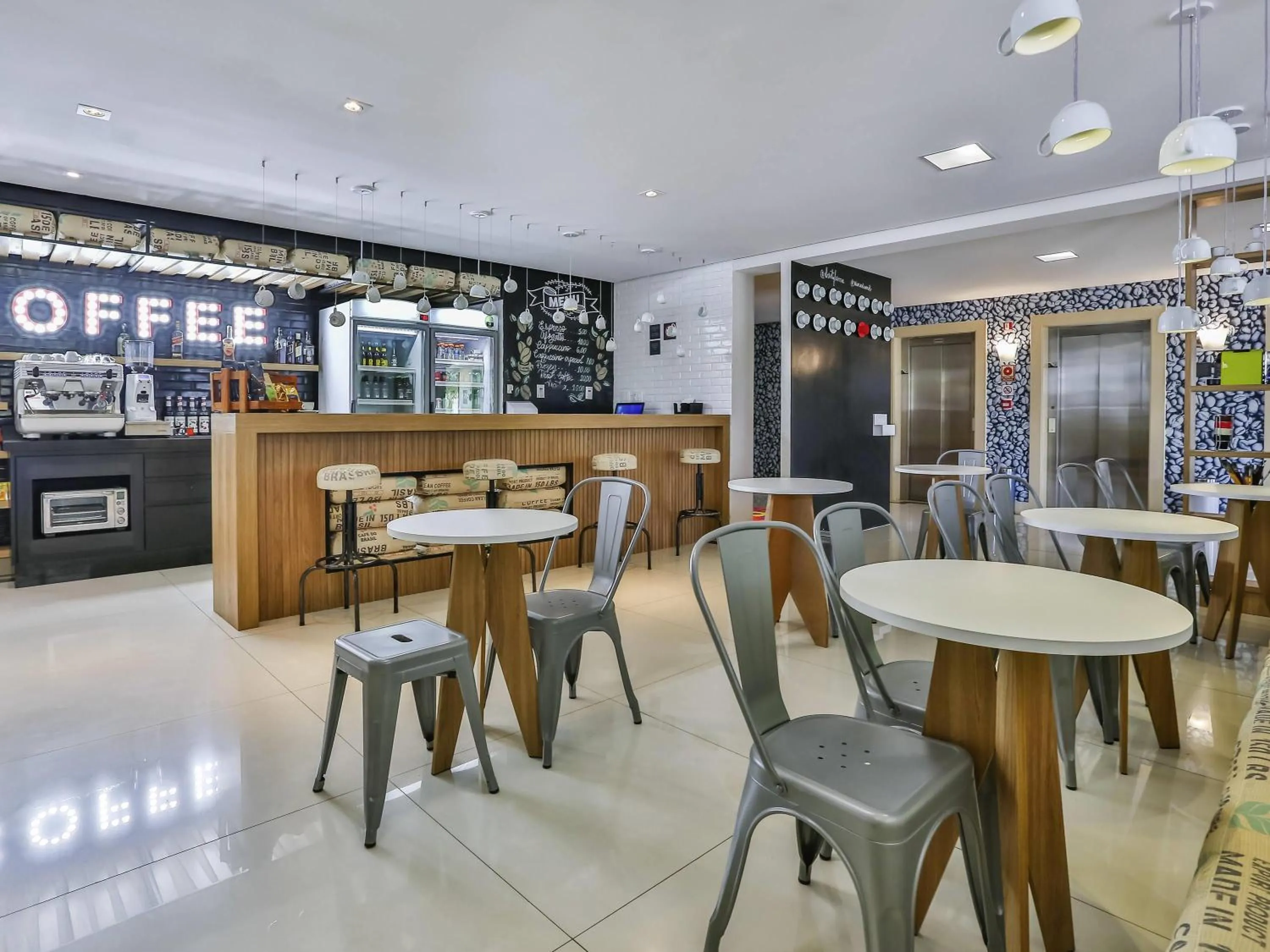 Restaurant/places to eat in ibis Styles Vitoria da Conquista