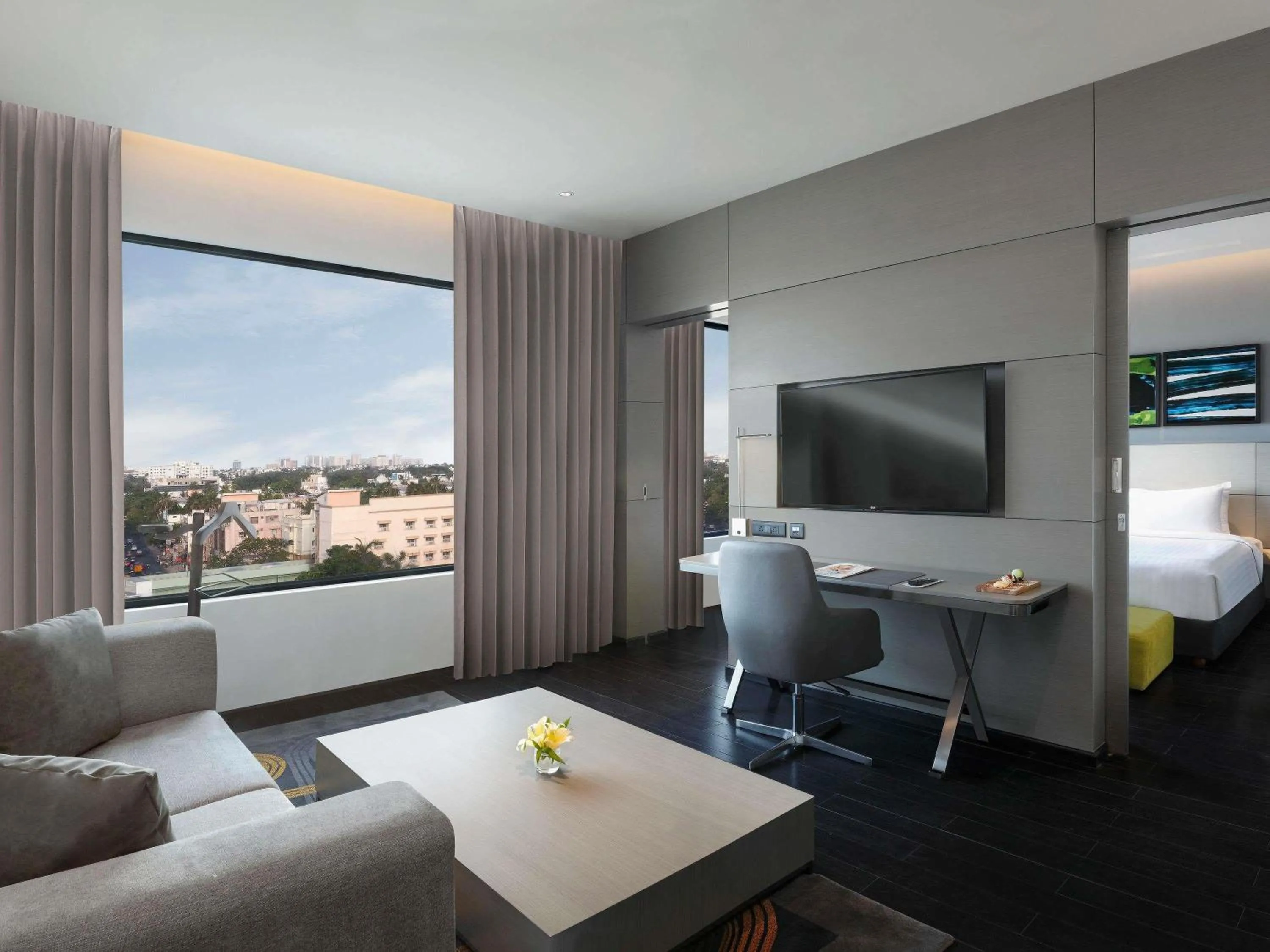 Photo of the whole room in Novotel Chennai Chamiers Road