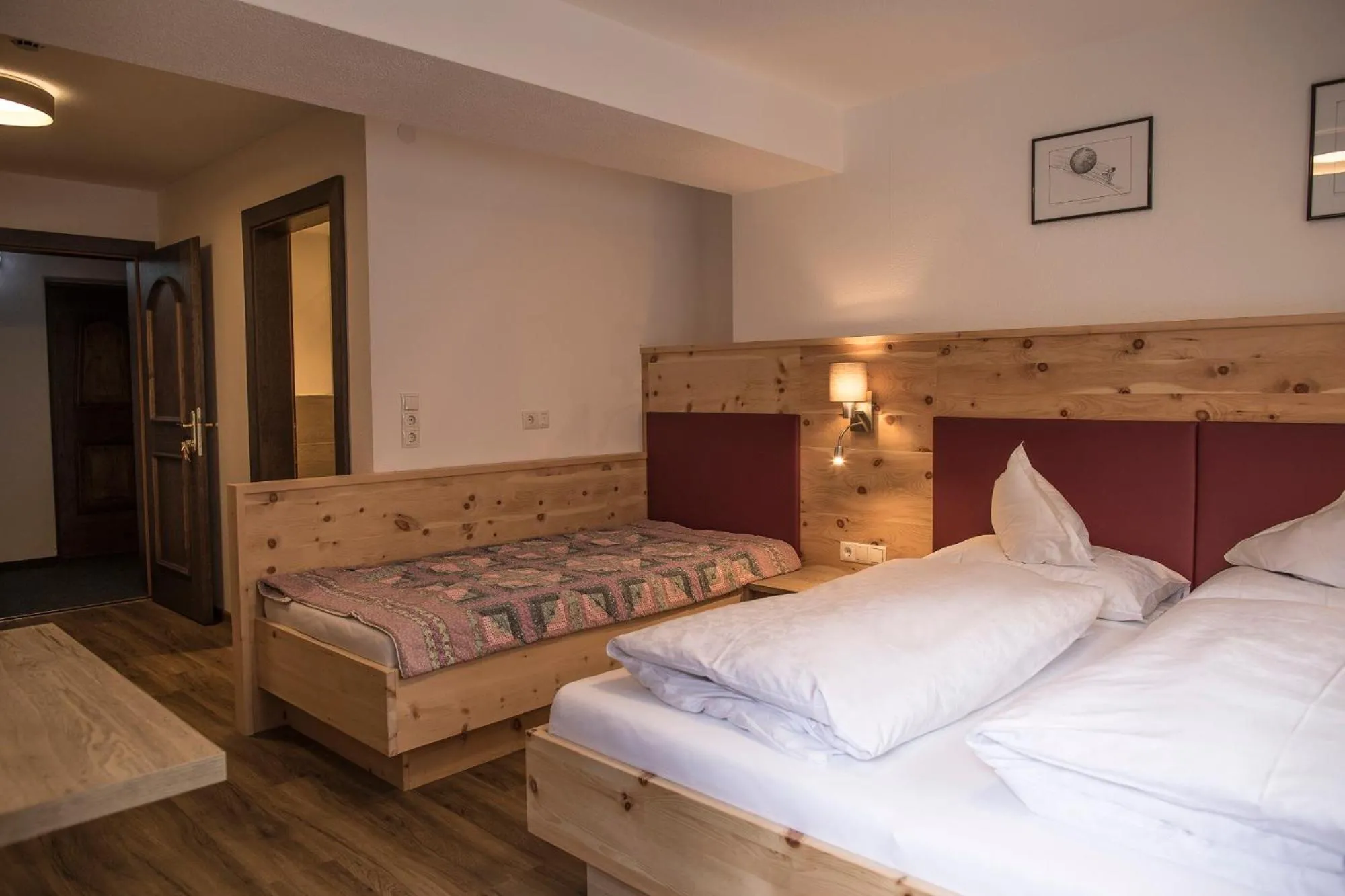 Photo of the whole room, Bed in Hotel am Hof
