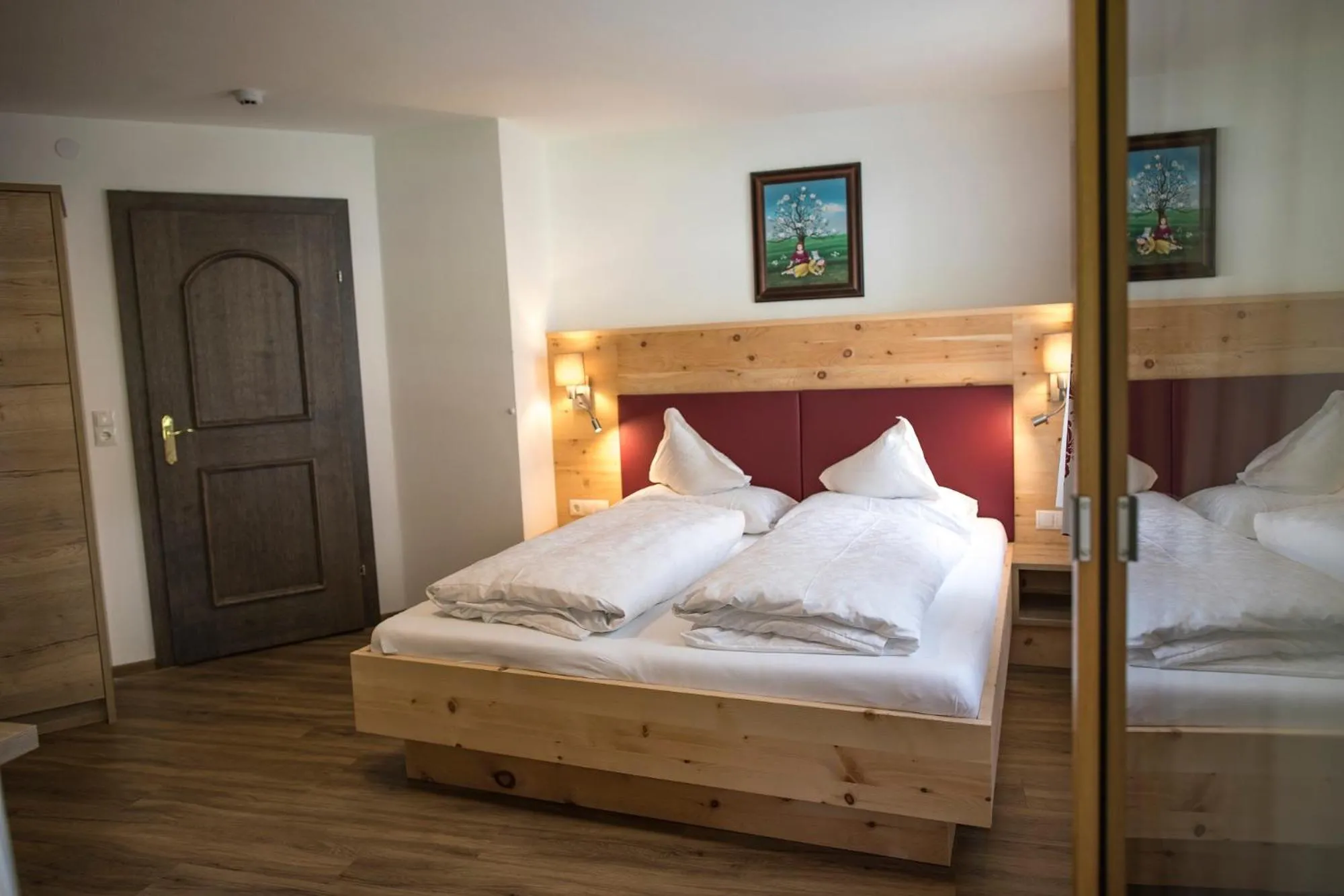 Photo of the whole room, Bed in Hotel am Hof