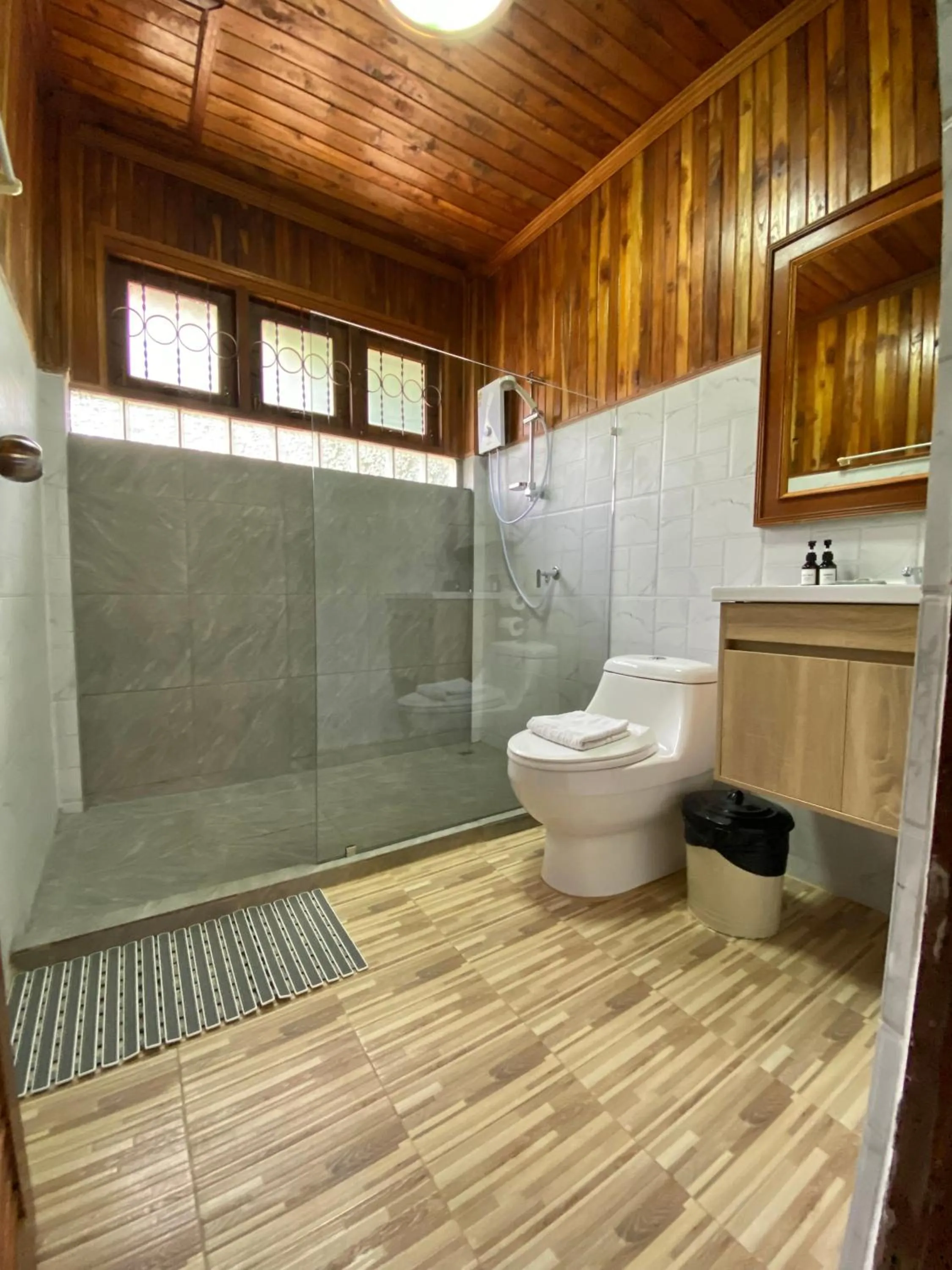 Shower in Baan Laem Noi Villa's