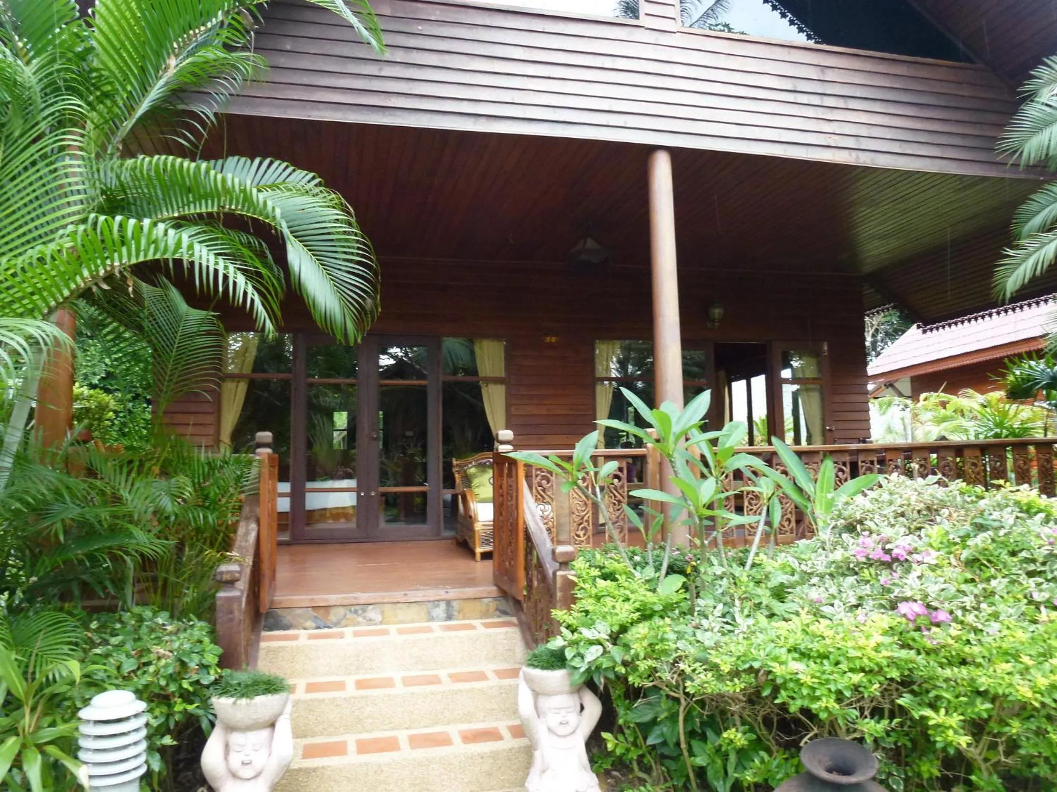 Decorative detail in Baan Laem Noi Villa's