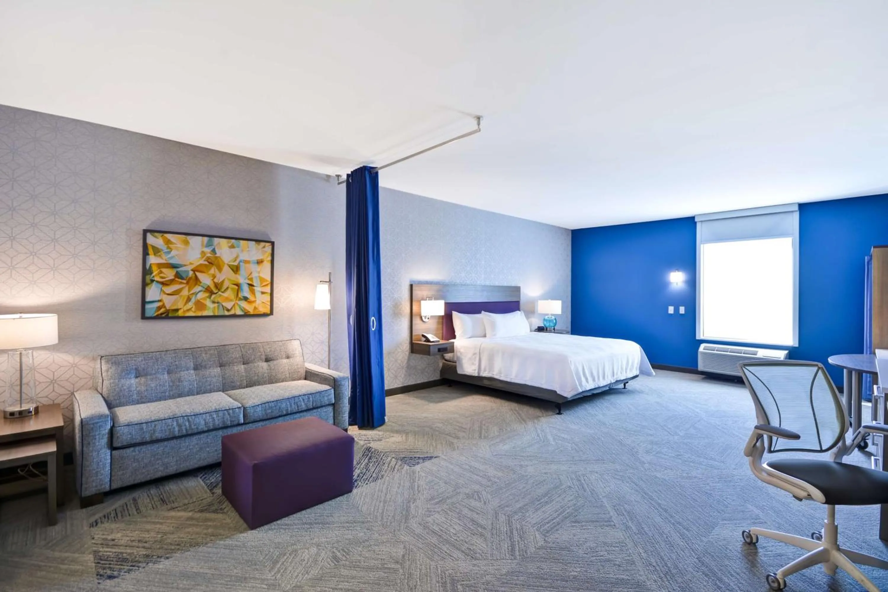 Bedroom, Bed in Home2 Suites By Hilton Plano Richardson