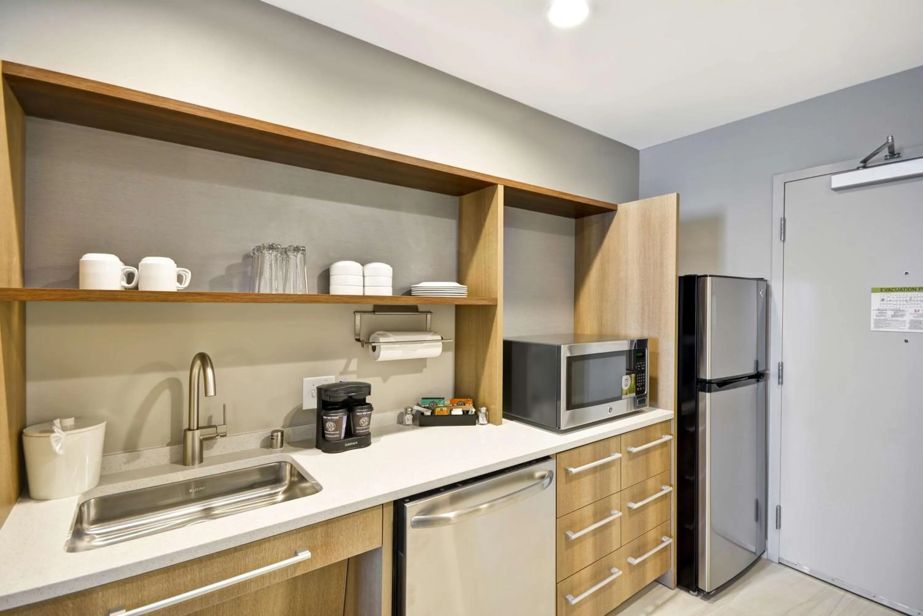 Kitchen or kitchenette in Home2 Suites By Hilton Plano Richardson
