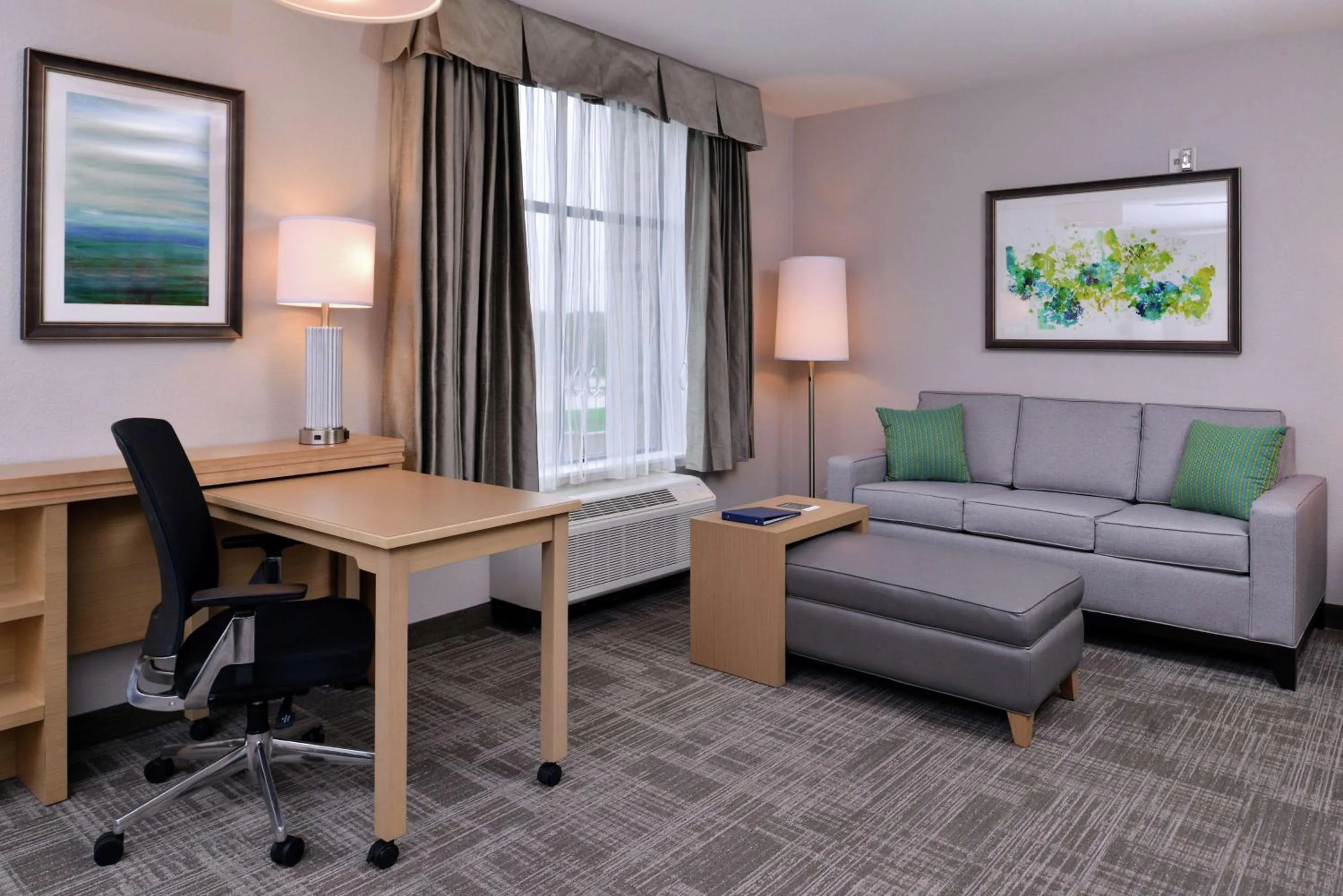 Bedroom in Homewood Suites Des Moines Airport