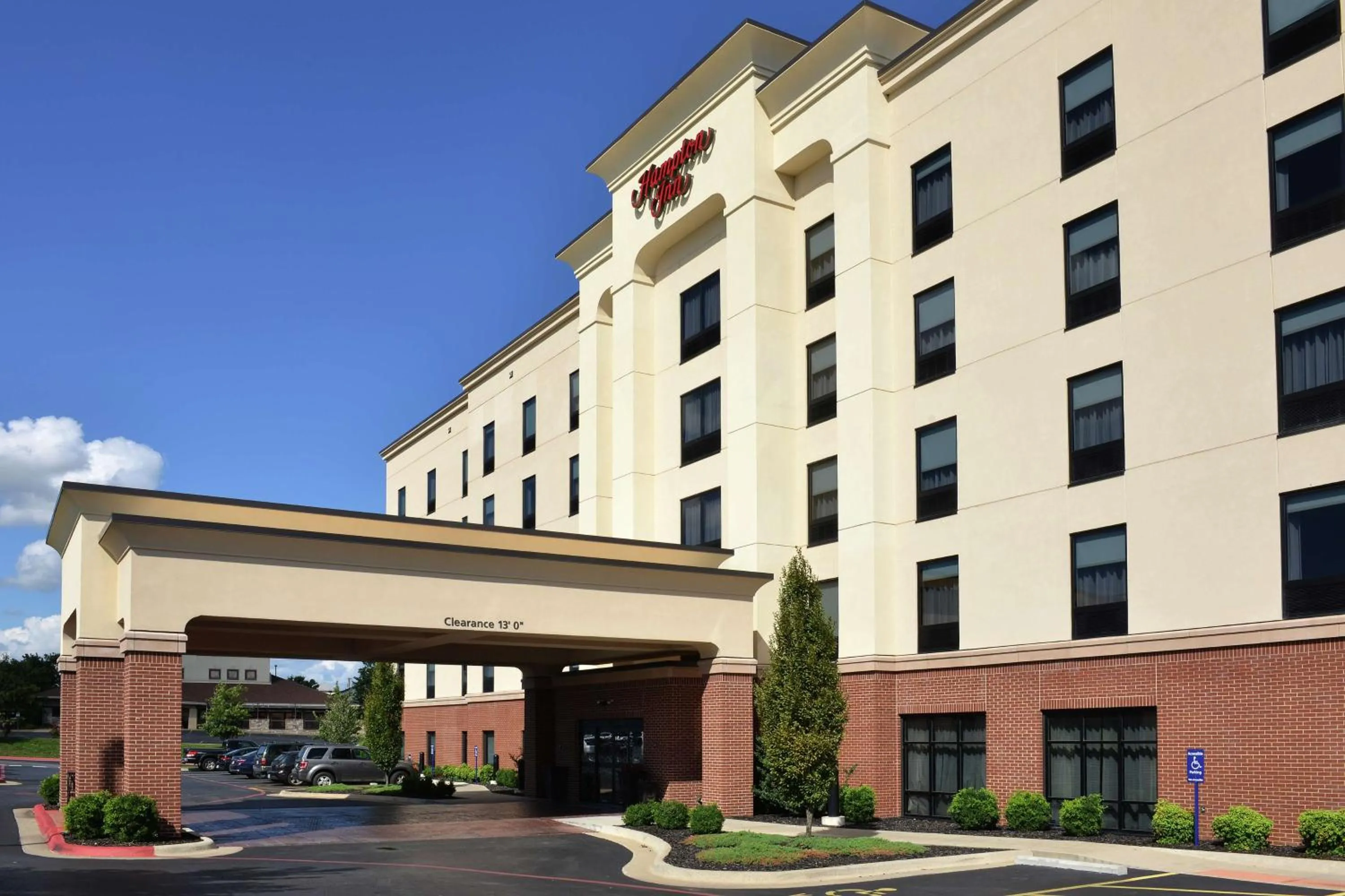 Property building in Hampton Inn Springfield-Southeast, MO