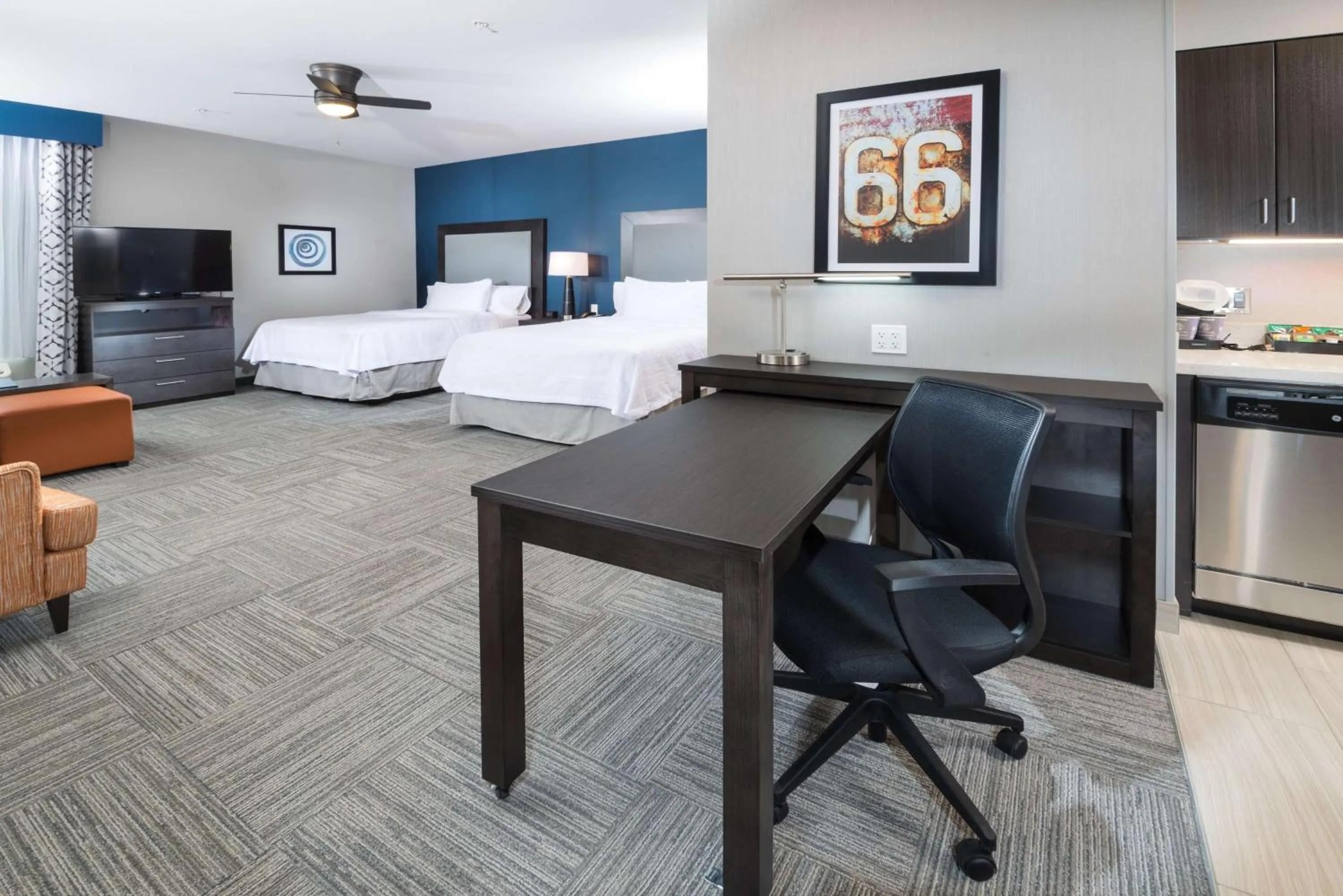 Bedroom, Bed in Homewood Suites By Hilton Tulsa Catoosa