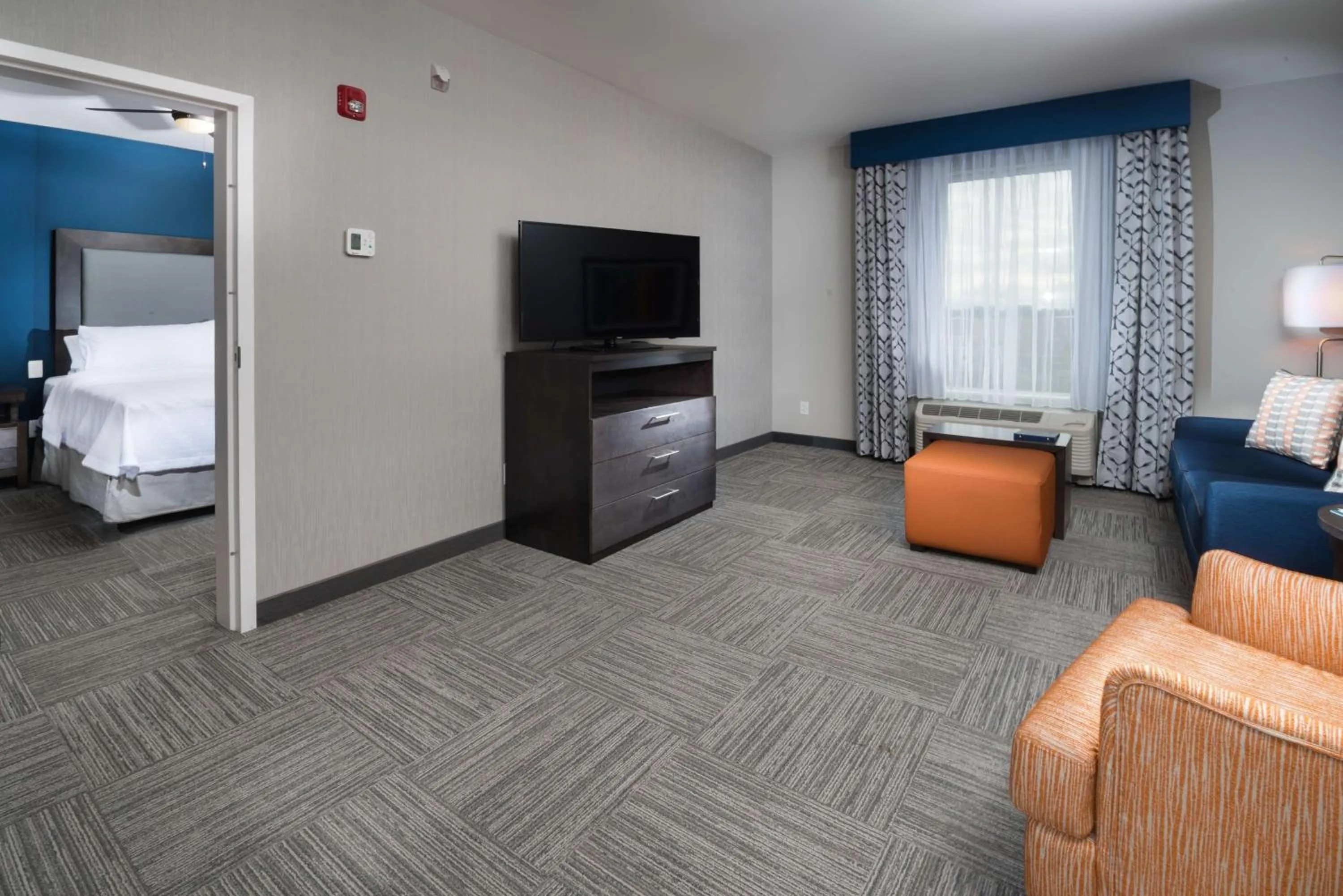 Bedroom, Bed in Homewood Suites By Hilton Tulsa Catoosa