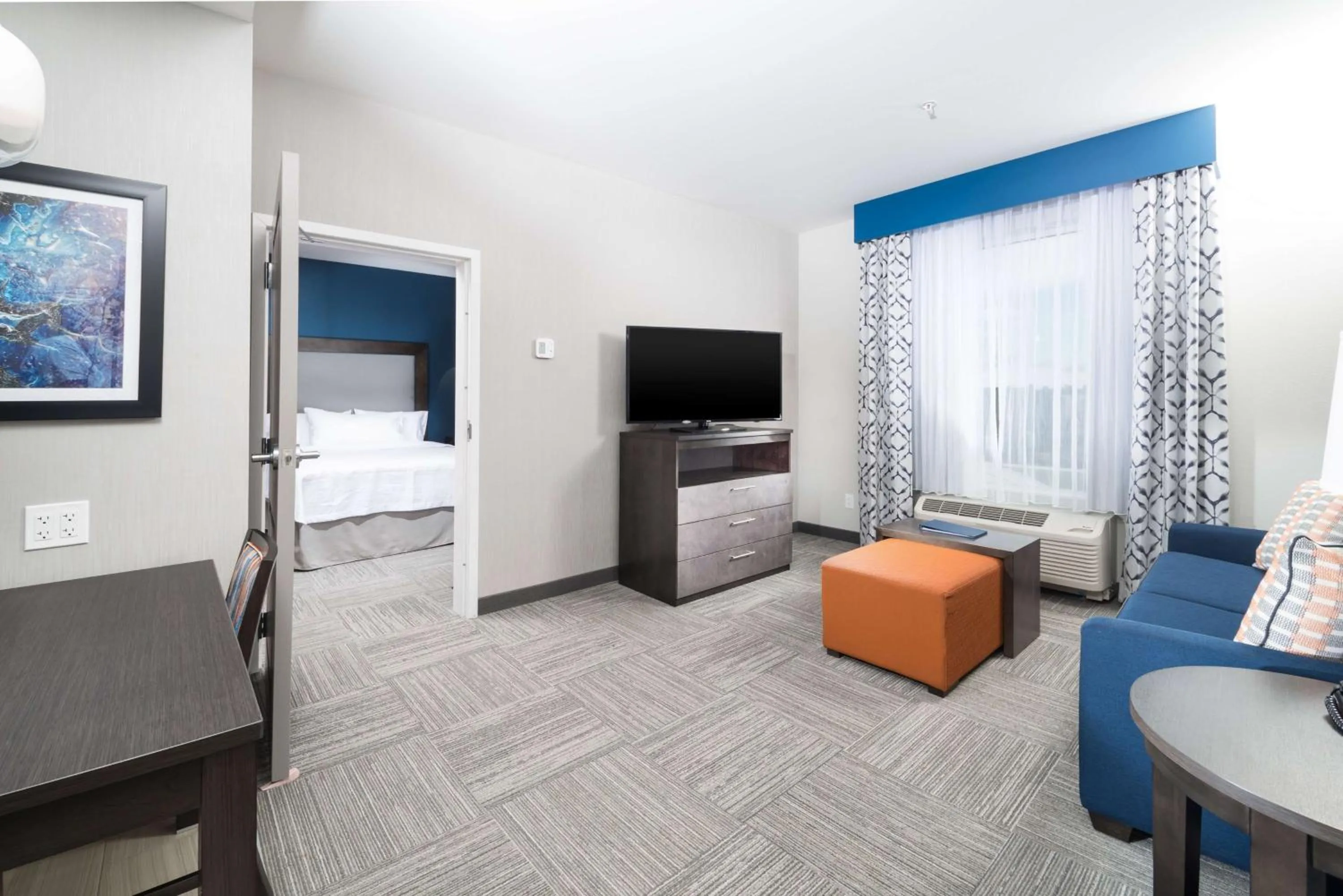 Bedroom, Bed in Homewood Suites By Hilton Tulsa Catoosa