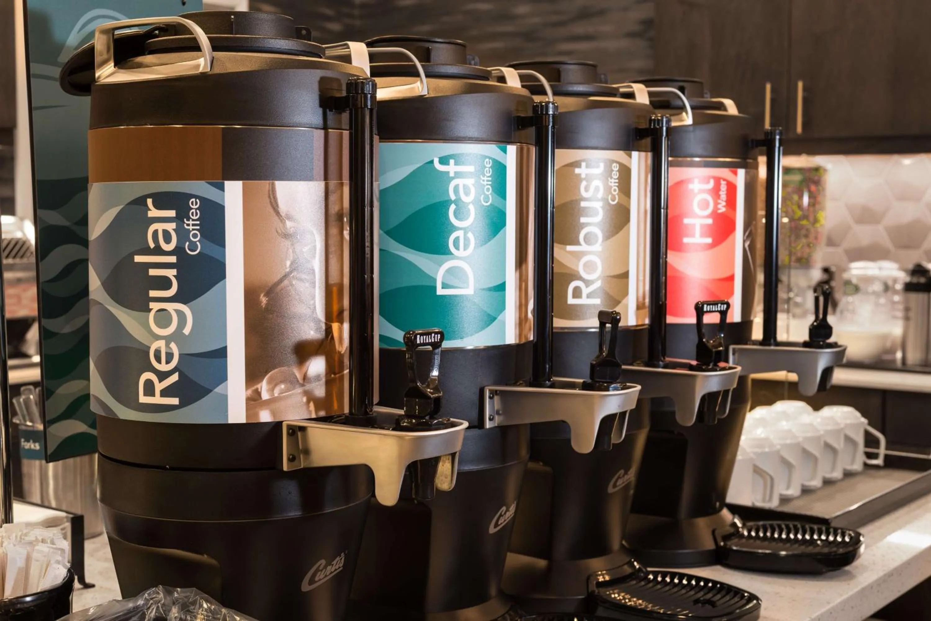 Dining area in Homewood Suites By Hilton Tulsa Catoosa