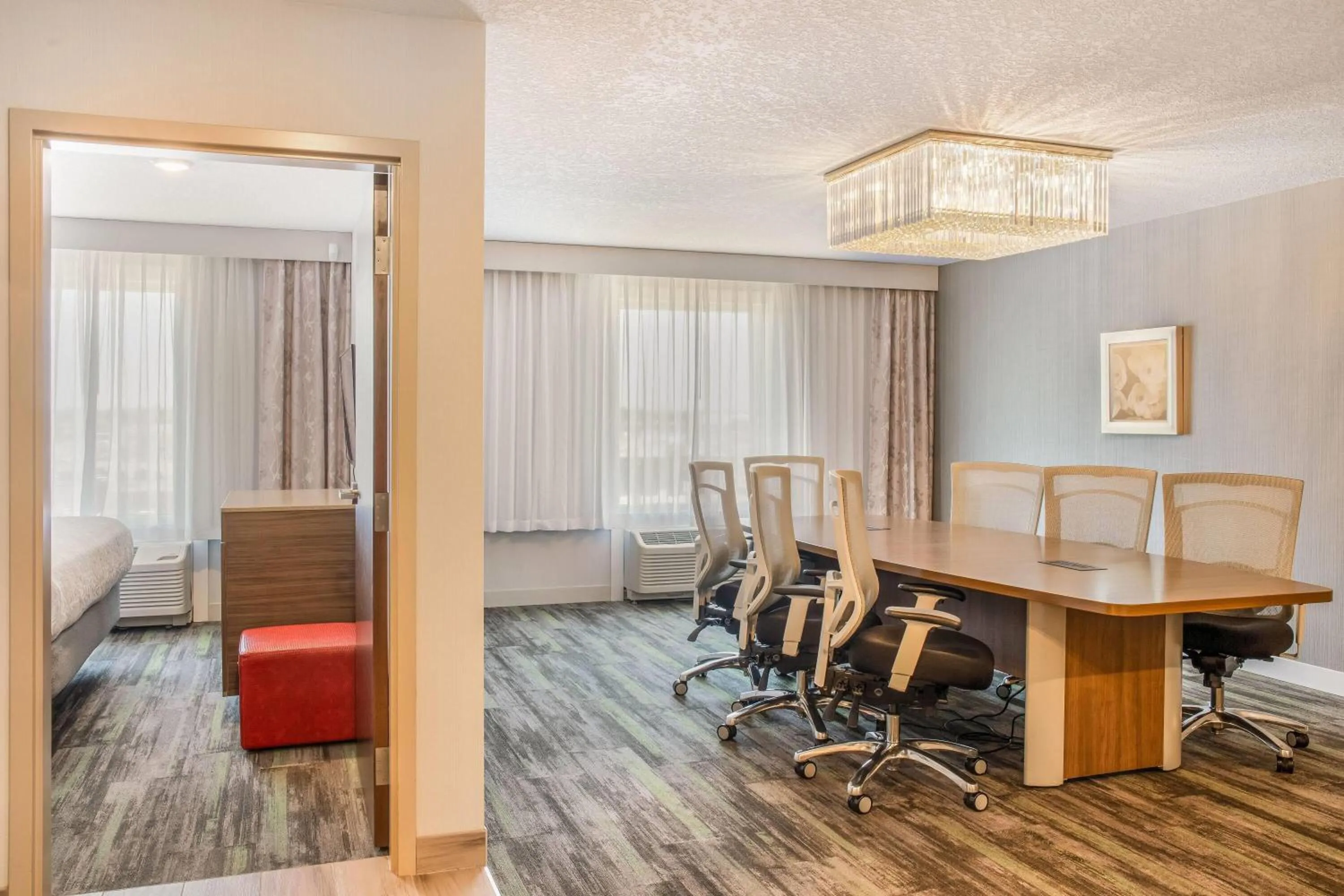 Photo of the whole room in Ramada by Wyndham St Paul AB