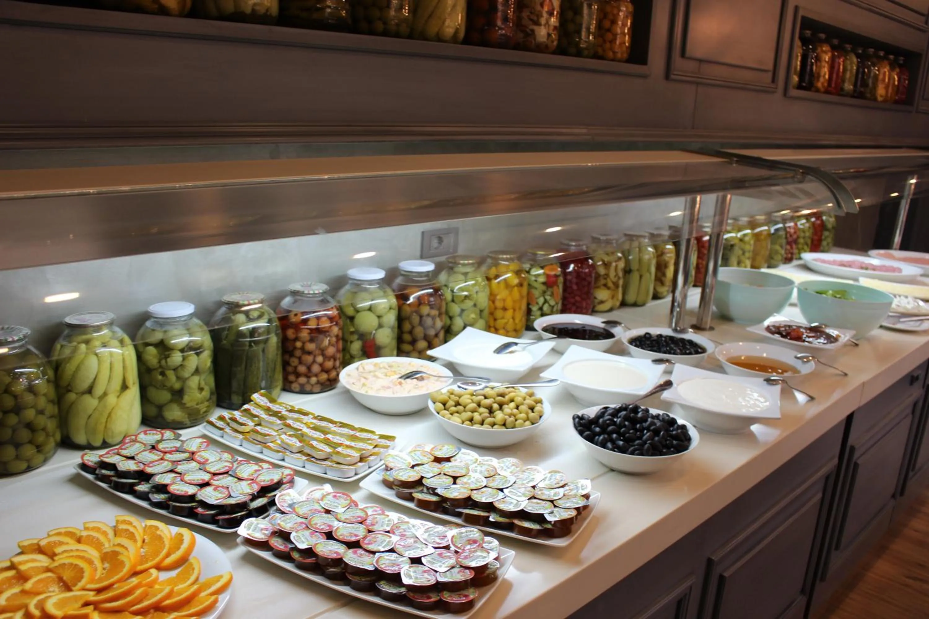 Restaurant/places to eat in Sky Hotel Baku