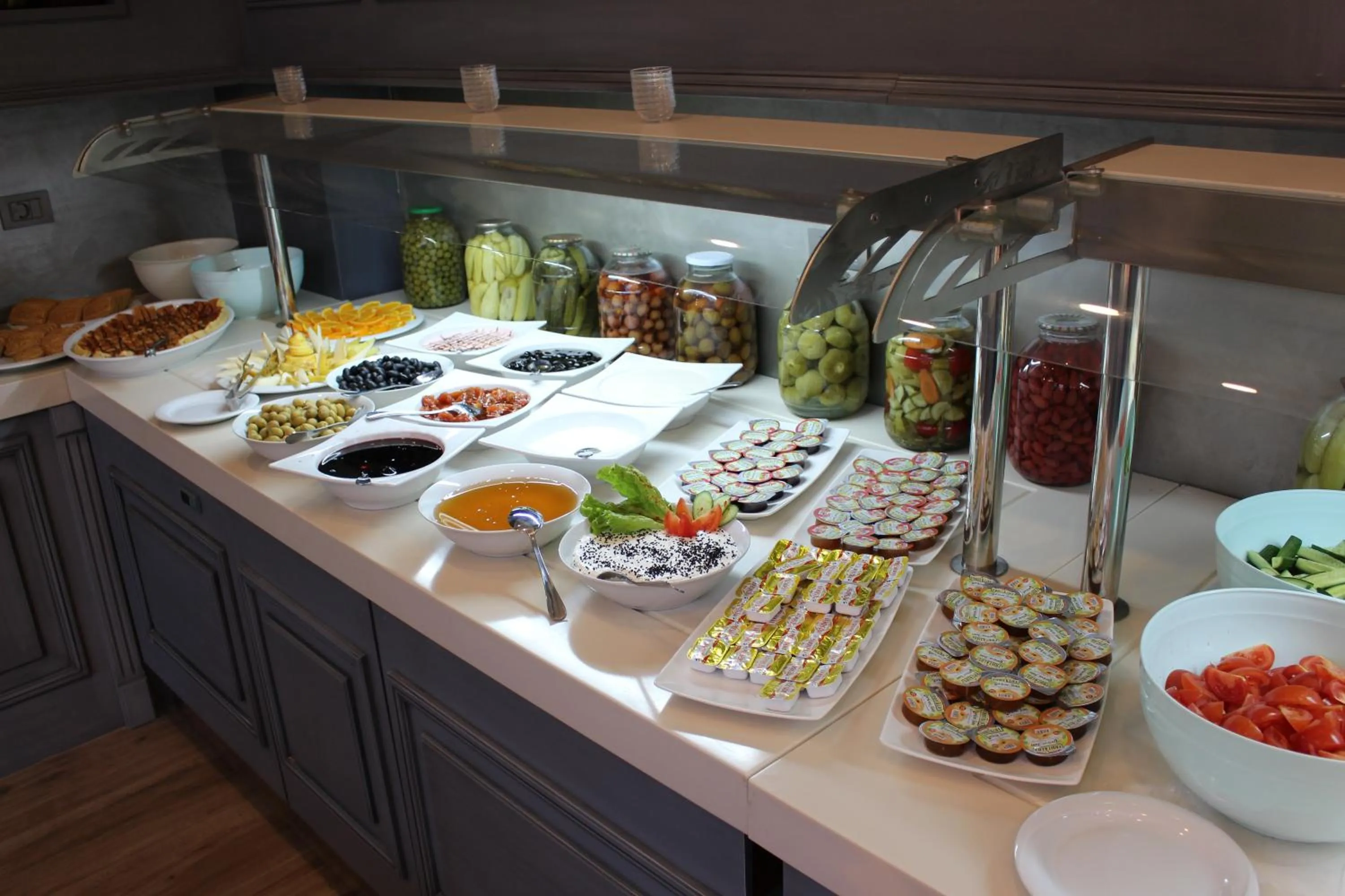 Restaurant/places to eat in Sky Hotel Baku