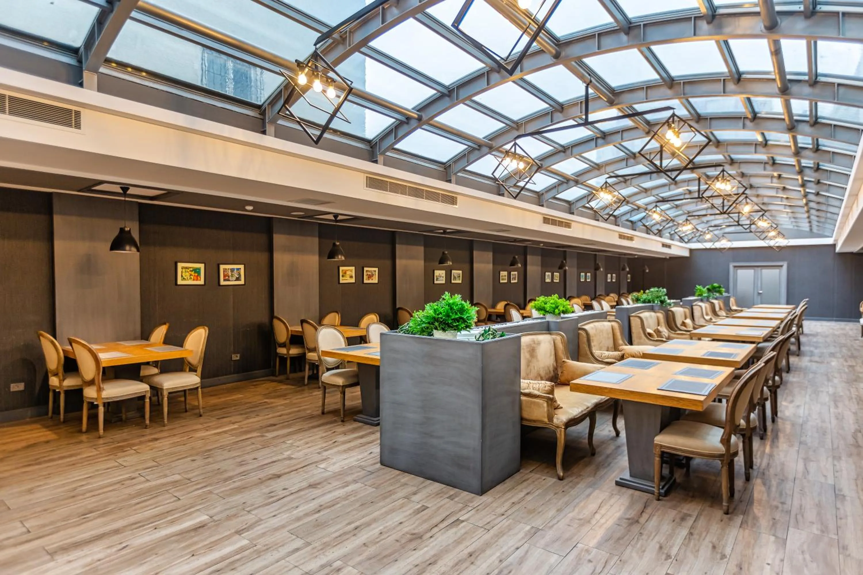 Restaurant/places to eat in Sky Hotel Baku
