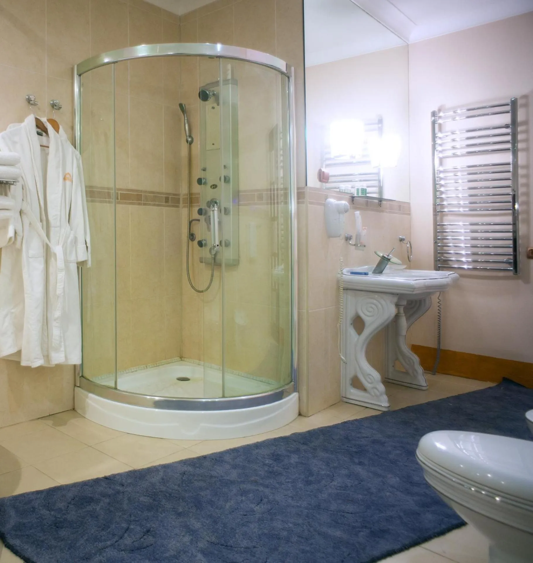 Shower in Отель Фараон