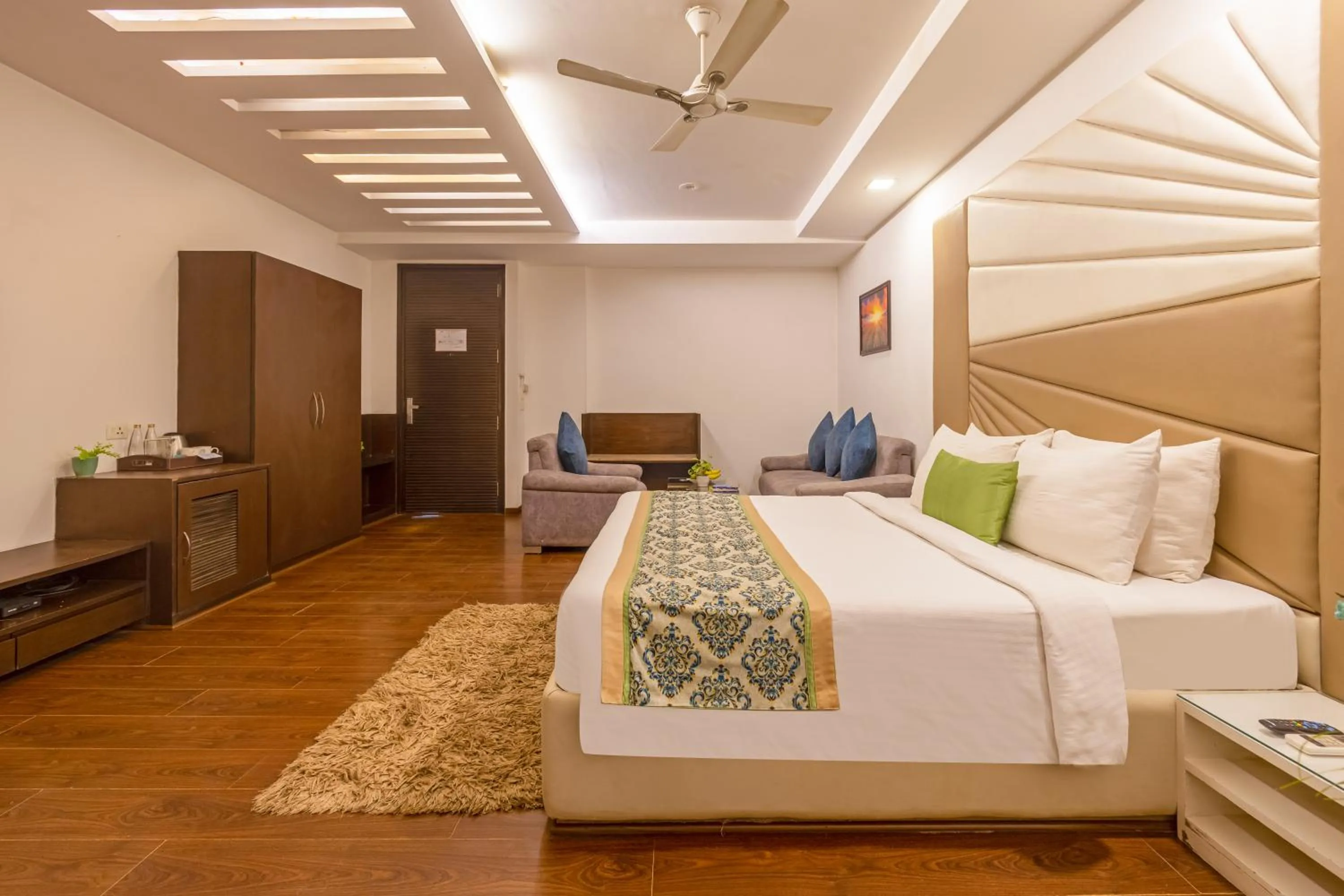 Photo of the whole room, Bed in Vivid Boutique Hotel, Medanta, Gurugram