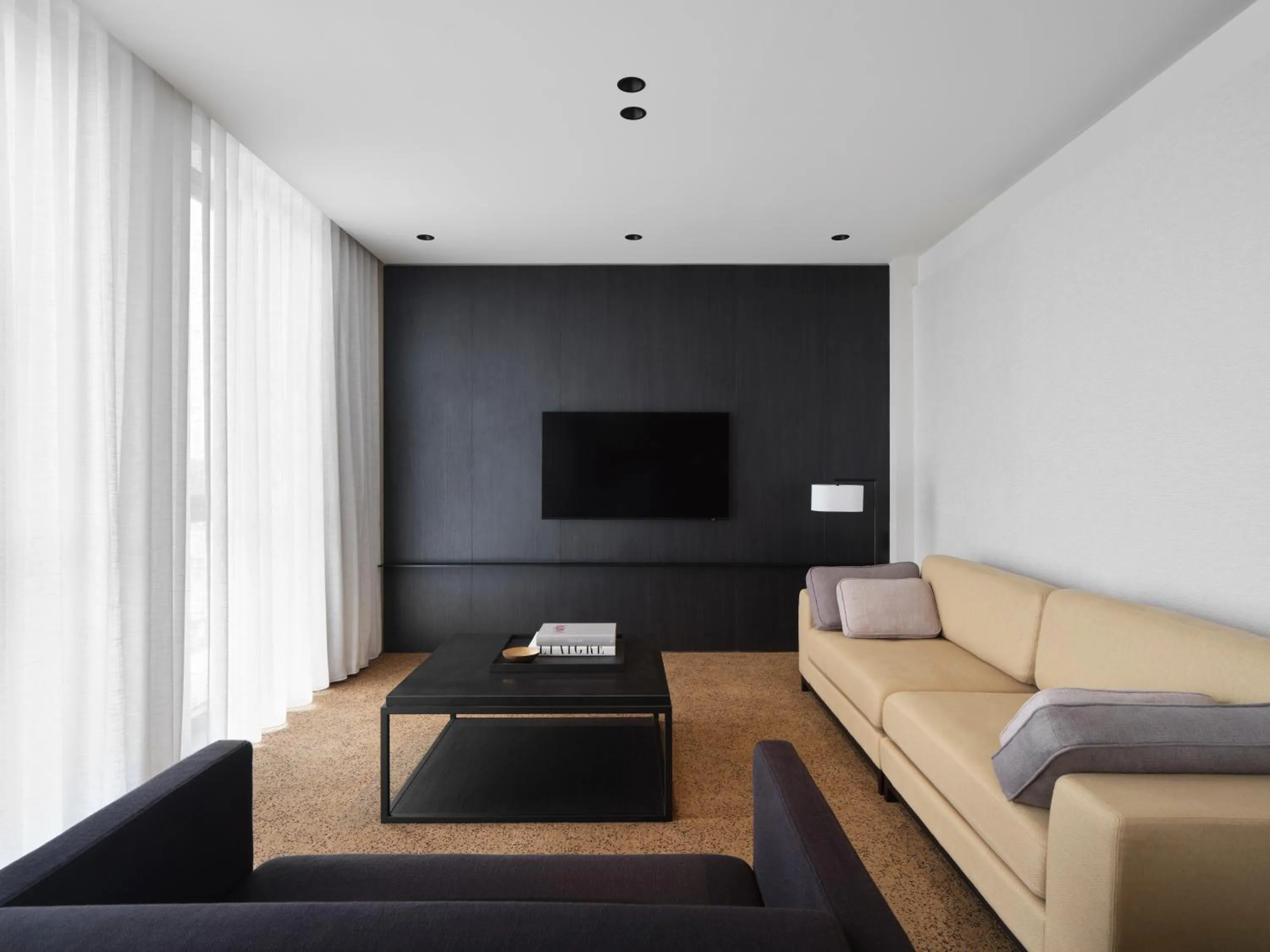 TV and multimedia in Burbury Hotel & Apartments