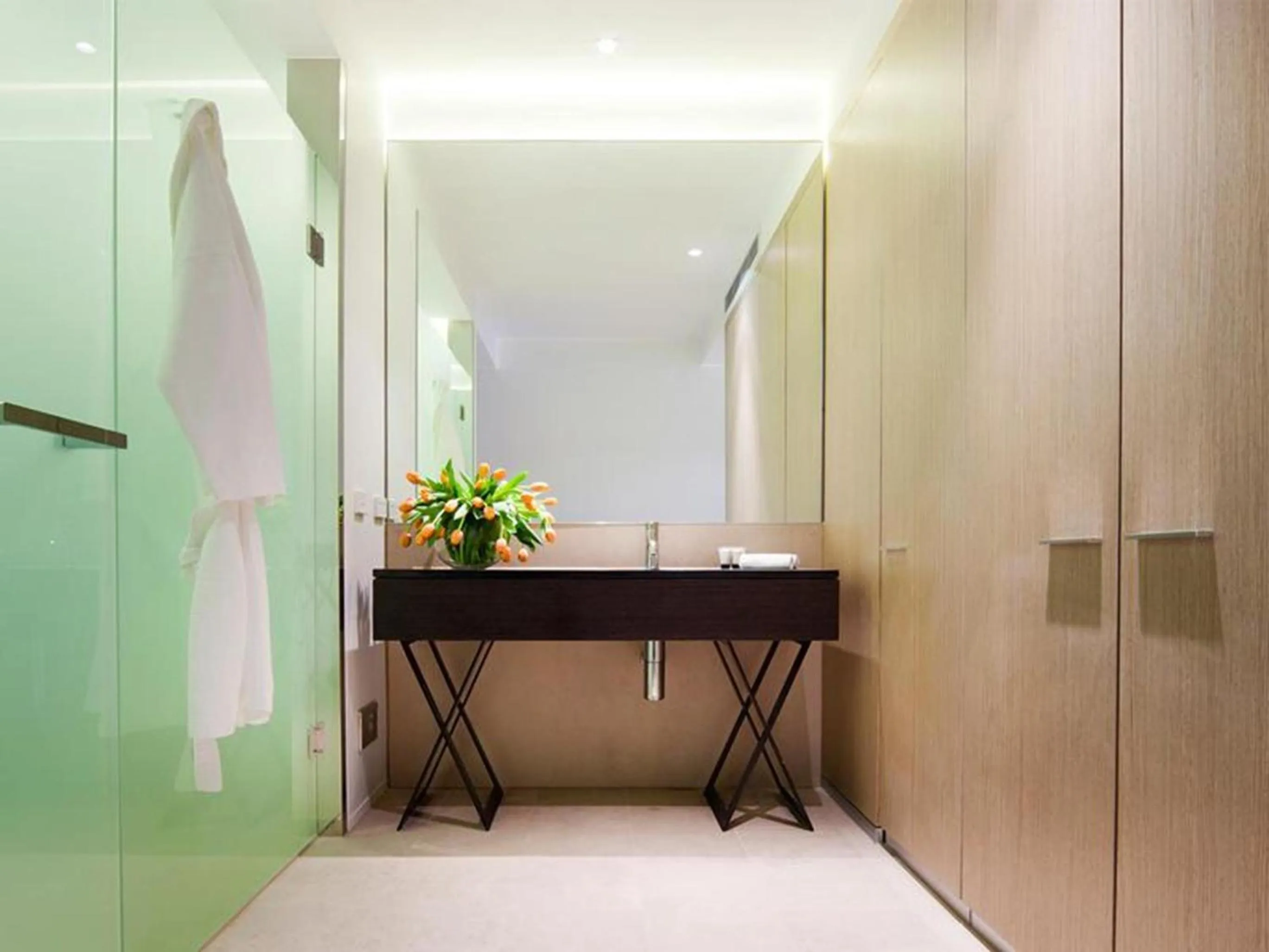 Bathroom in Burbury Hotel & Apartments