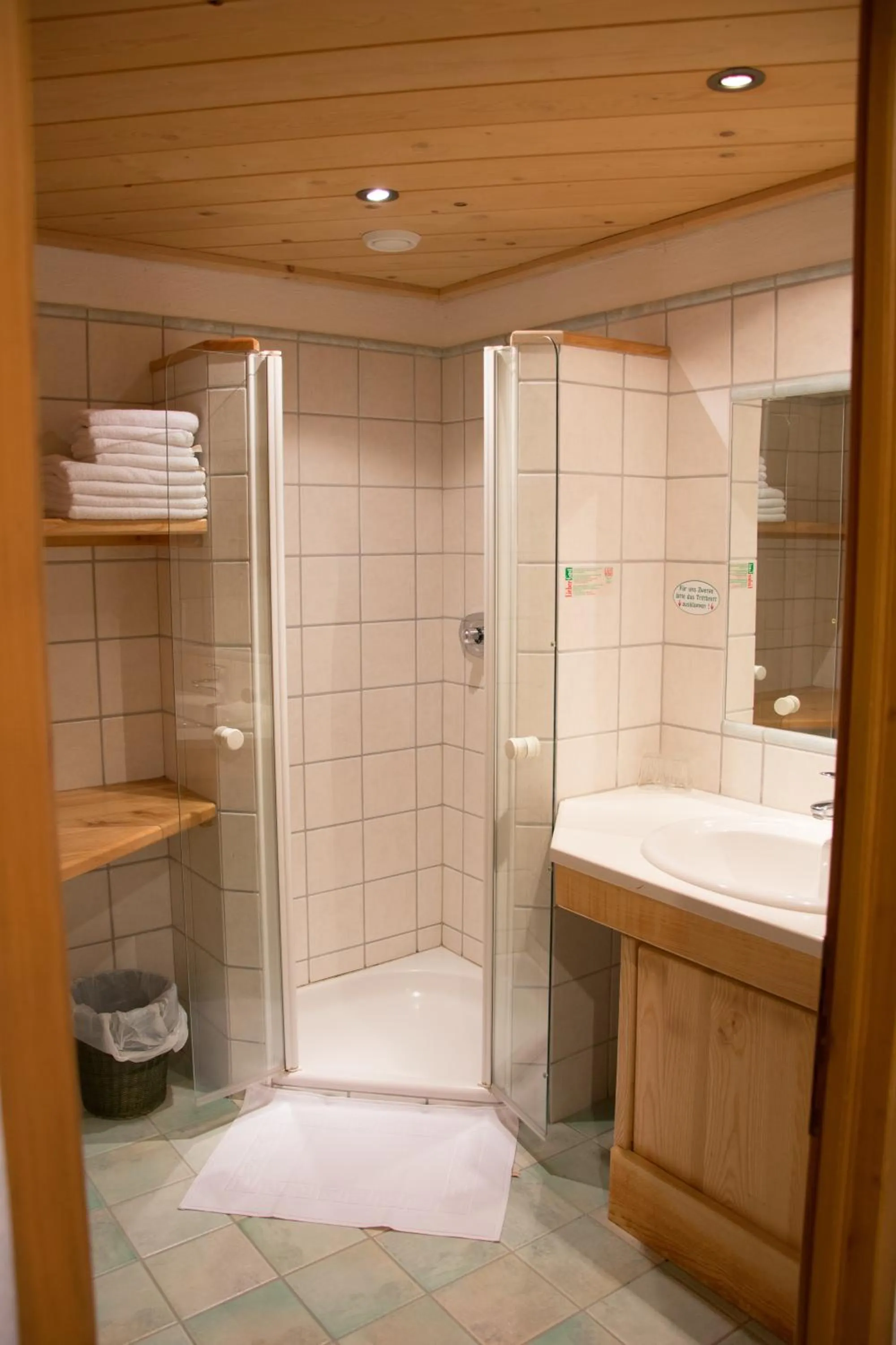 Shower in Hochberghaus Resort