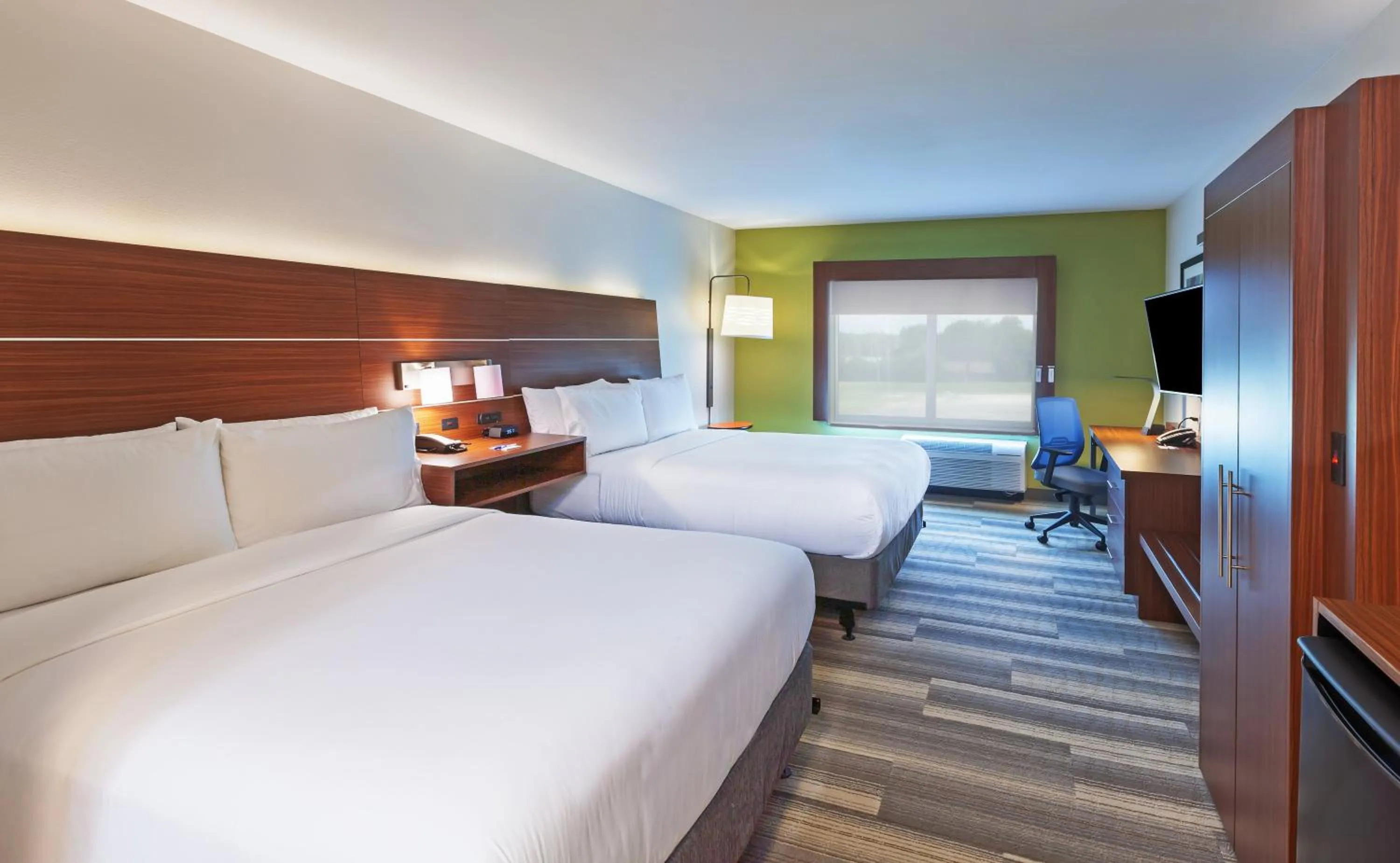 Photo of the whole room, Bed in Holiday Inn Express & Suites Tulsa South - Woodland Hills by IHG