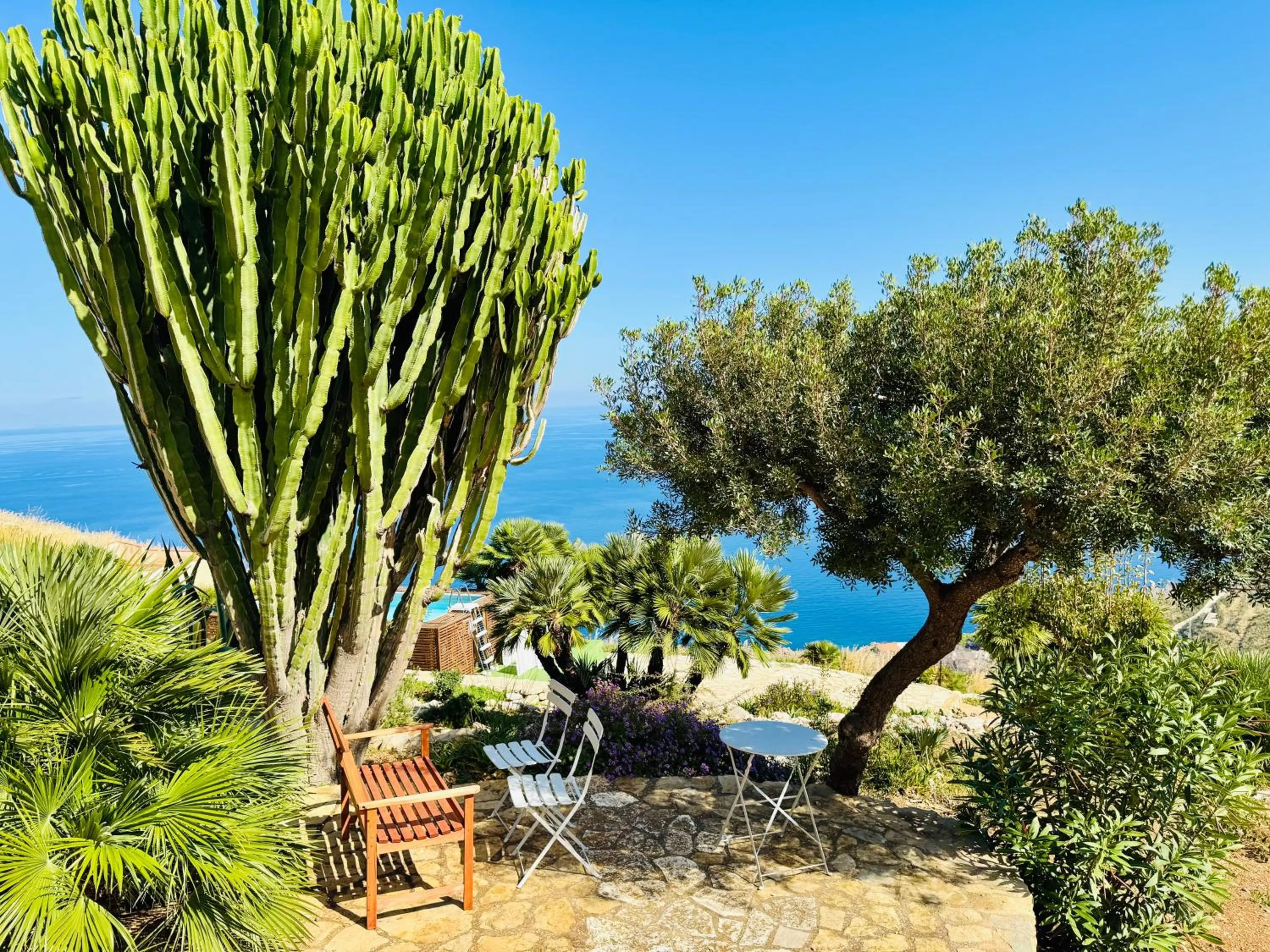 Spring in Baglio La Luna - B&B