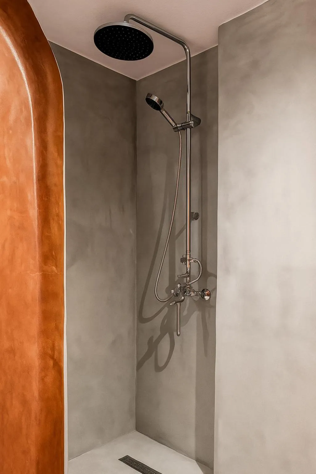 Shower in Santo Margarita