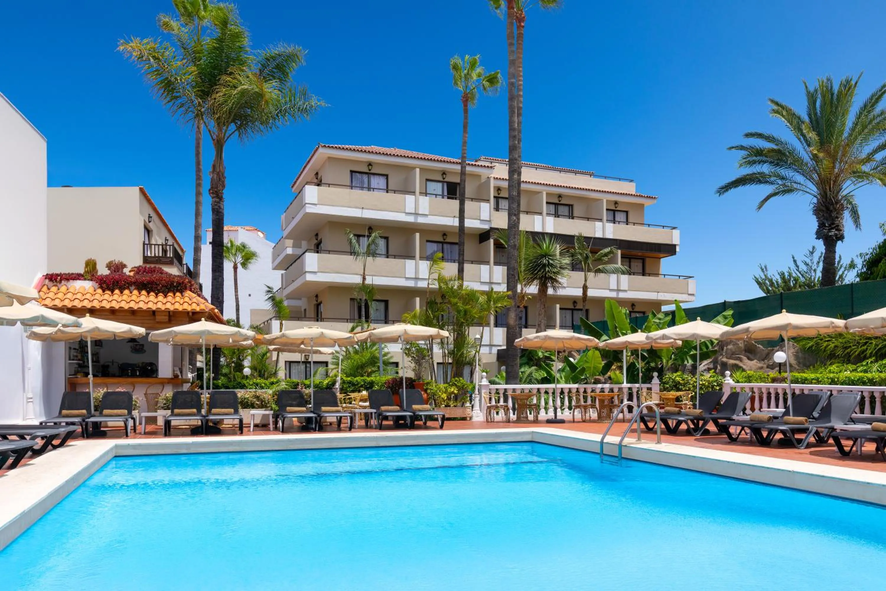 Property building in Hotel Don Manolito