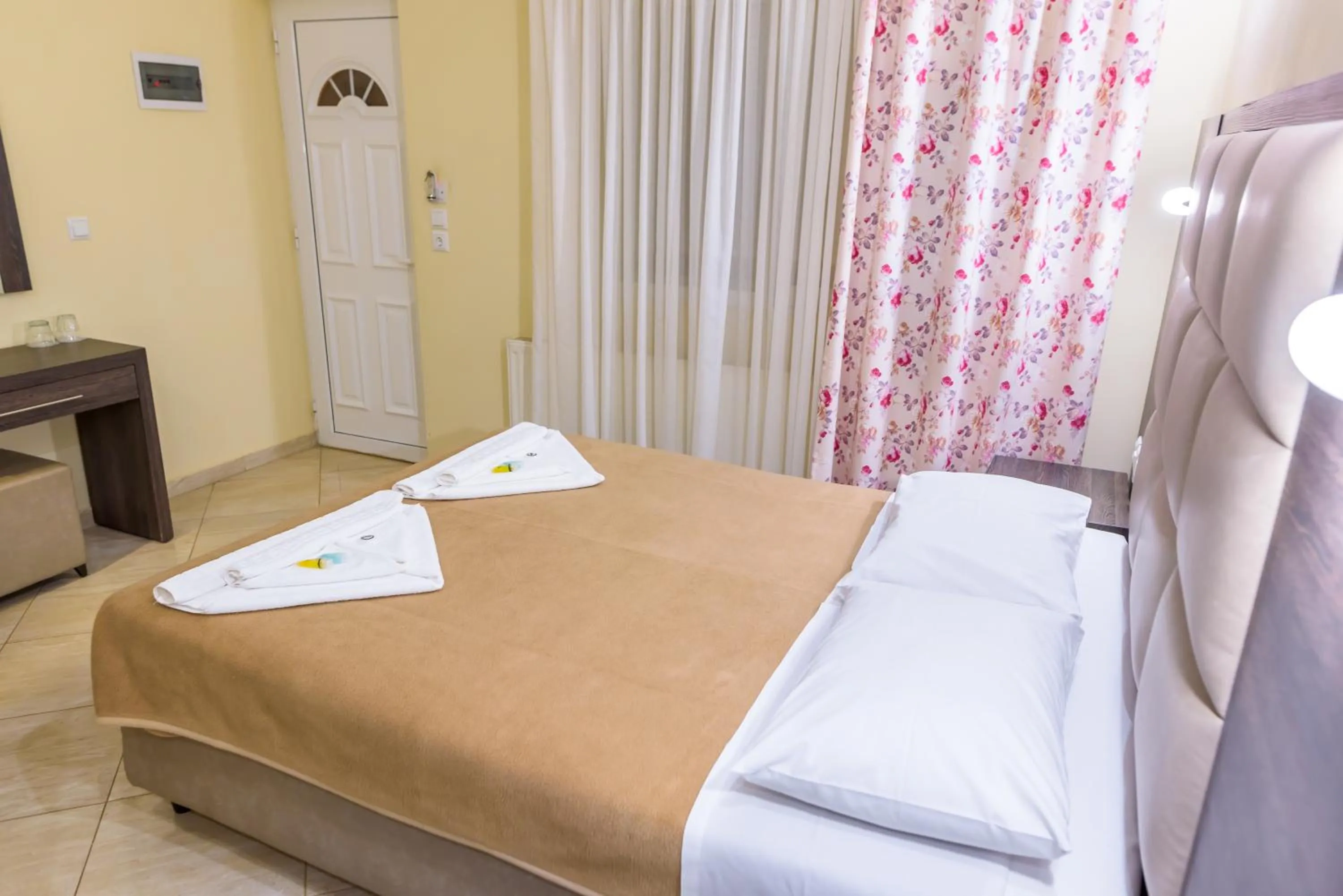 Bed in Santa Rosa Hotel & Beach